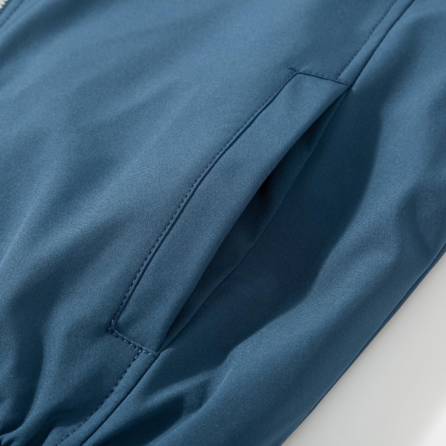 TLZC Jaqueta masculina casual universitária moderna corta-vento jaqueta bomber leve em promoção! Veja a oferta e mais achadinhos de Jaquetas & Casacos 3 Hoje é o melhor dia para comprar TLZC Jaqueta masculina casual universitária moderna corta-vento jaqueta bomber leve com aquele preço maroto! Promoção! Aproveite a oferta! 3