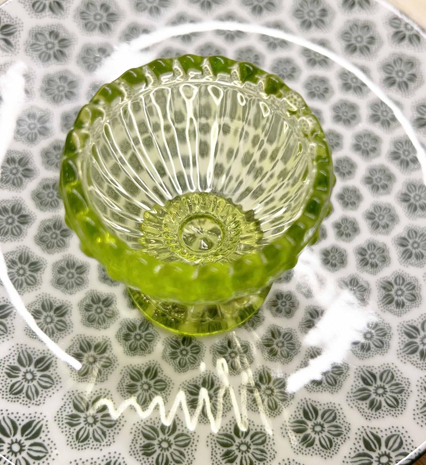 KiaoTime Green Glass Easter Egg Cup for Soft or Hard Boiled Egg Holder - Set of 4 Egg Holders for Breakfast Brunch, Kitchenware, Easter Decoration Egg Cup for Spring Home Party Tableware Decor Favors