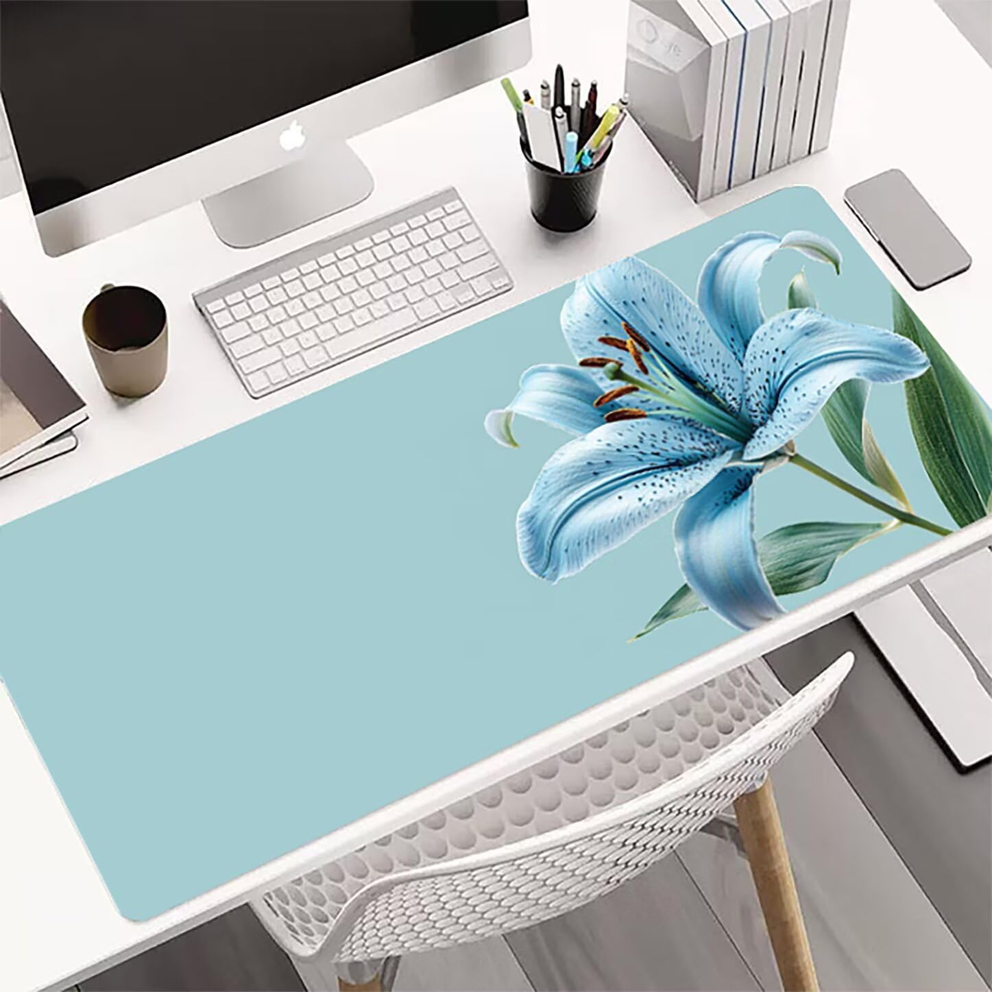 Lpfieonn Blume Großes Schreibtischunterlage, XXL Schreibtischunterlagen, Blau XXL Wasserdicht Gaming Mousepad mit Vernähter Rand und Rutschfeste Gummibasis, für Laptop/Hause/Büro 120x60cm PF-1813