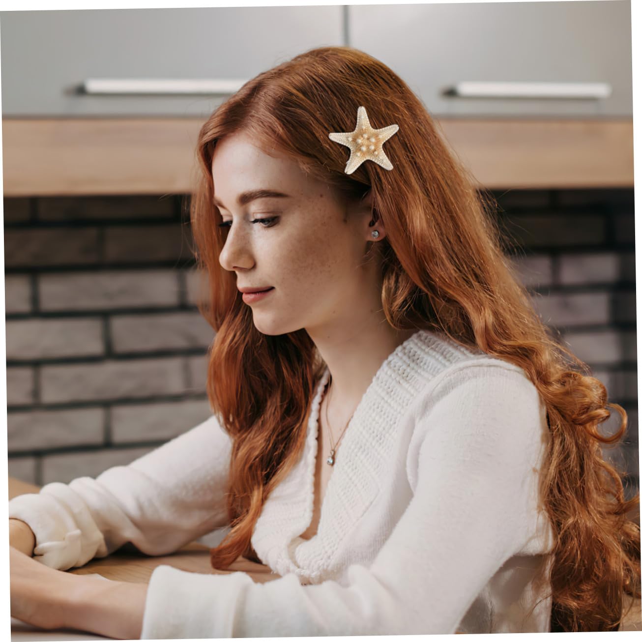 TOYANDONA 2pcs Sea Star Hair Clips - Natural Mermaid Barrettes Sea Star Hair Pins Cute Headwear for Women Girls, Random Size And Color