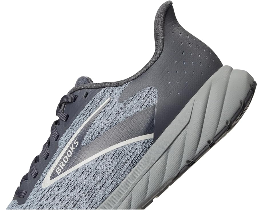 Brooks Anthem 7 - Right View