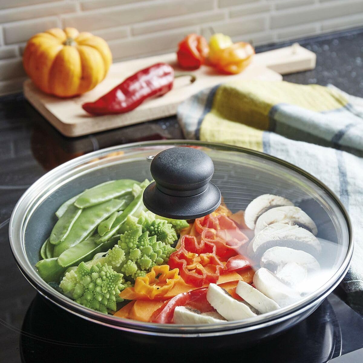 Sitram 712380 Sauteuse Agile 28 cm en aluminium revêtement noir anti-adhérent sans PFOA - manche amovible clipsable - couvercle en verre - tous feux dont induction, 3 liters, Noir