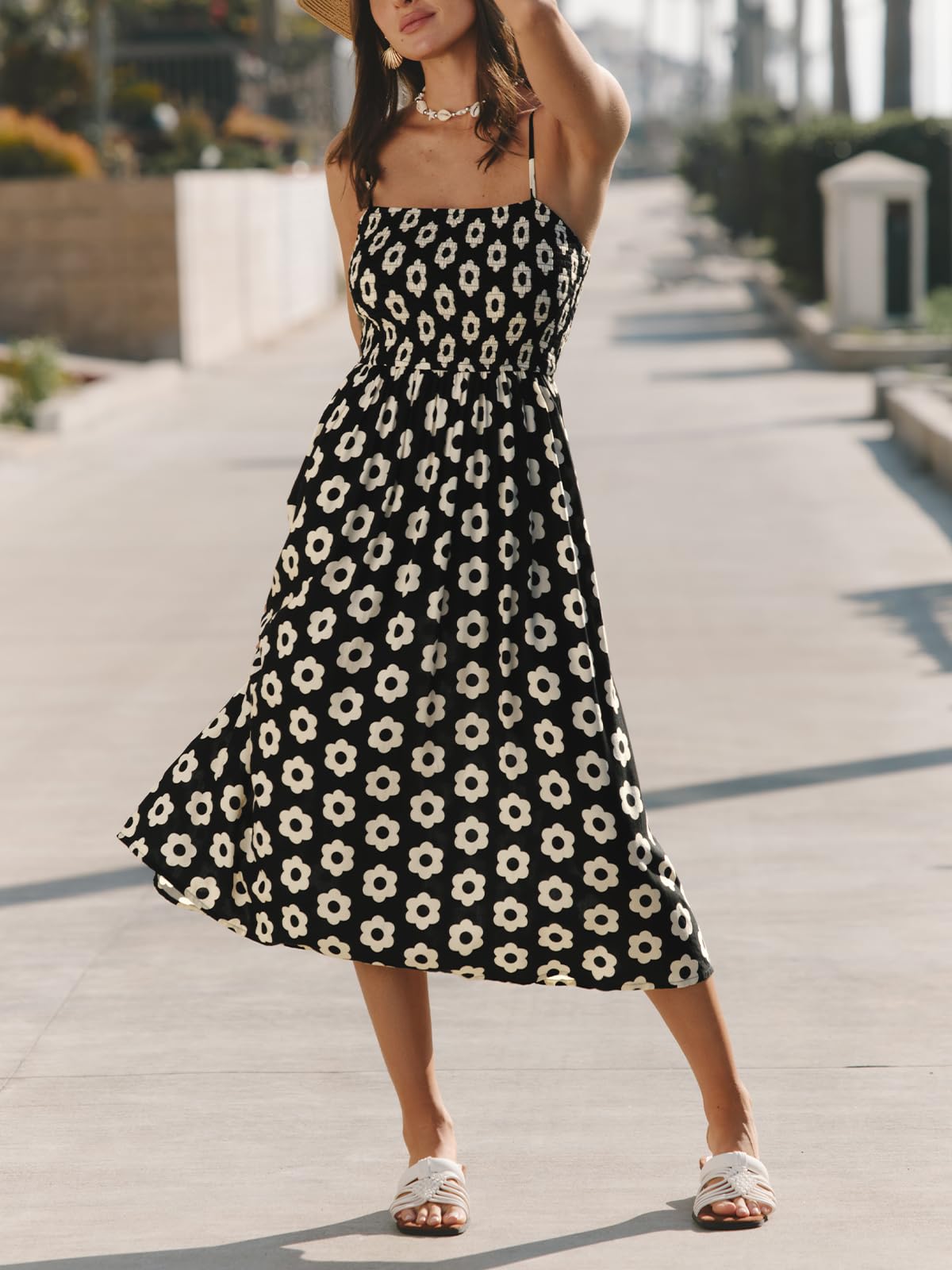 CUPSHE Abito lungo da donna, floreale a pois, senza maniche, smocked, con ruches, spalline sottili, abito estivo lungo da spiaggia, Nero , M