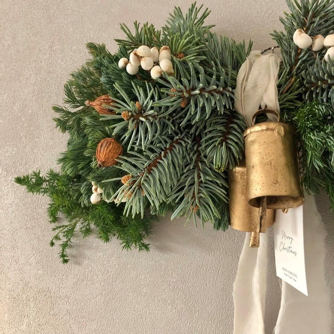 針葉樹とベルの横長スワッグ 37cm 針葉樹とベルの横長スワッグ 37cm