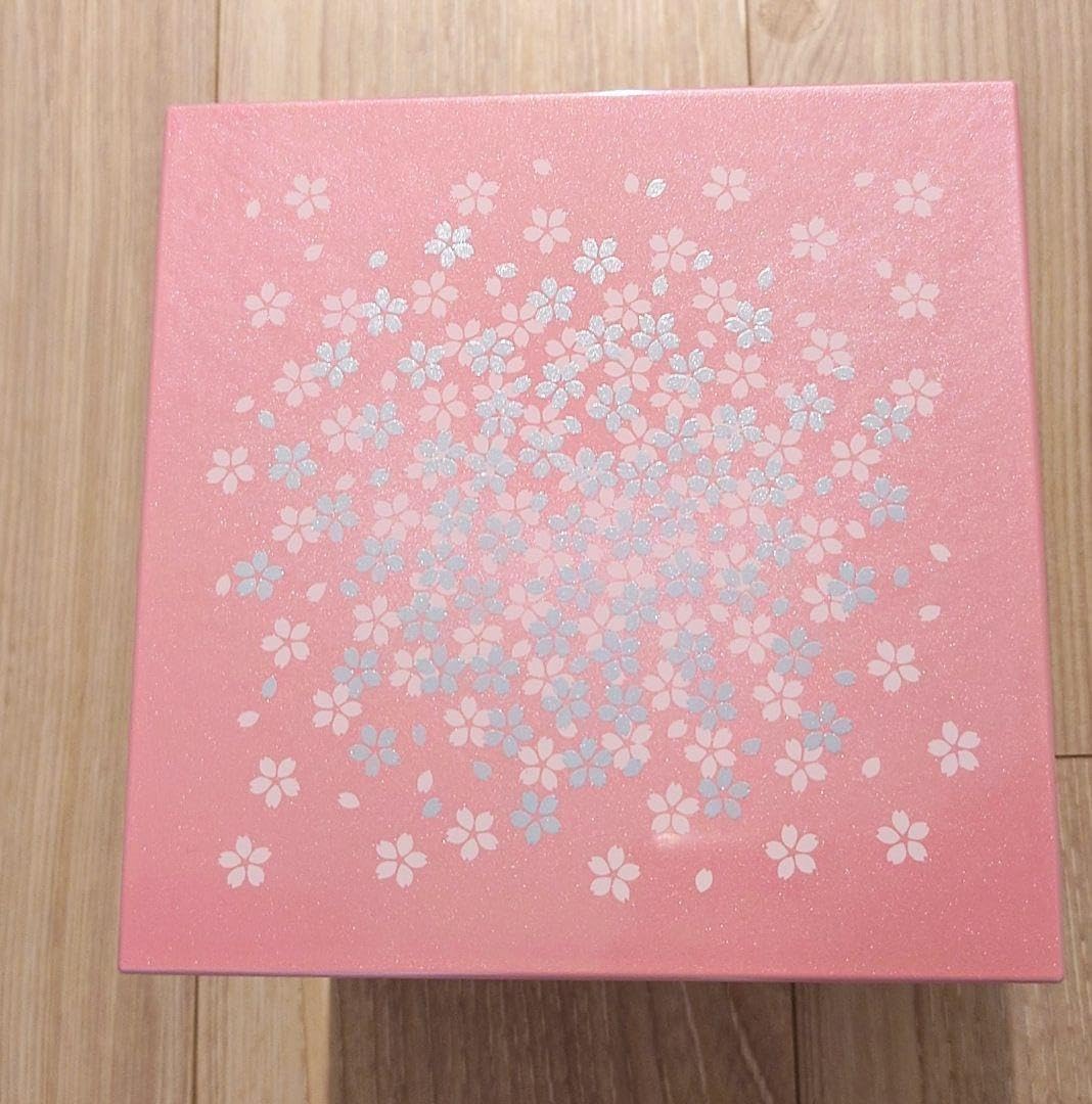 アフタヌーンティーリビング 桜柄の重箱 超レア】アフタヌーンティー
