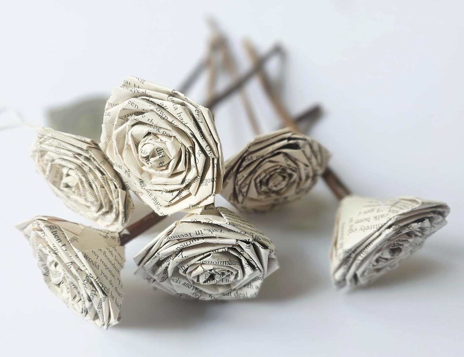 Book Paper Rose Bouquet Novel Flowers Literary Vintage Home Décor Christmas Anniversary Valentine's Day Gift for Wife Fiancée Book Lover Wedding Paper Flower Bouquets Handmade (Bunch of 6)
