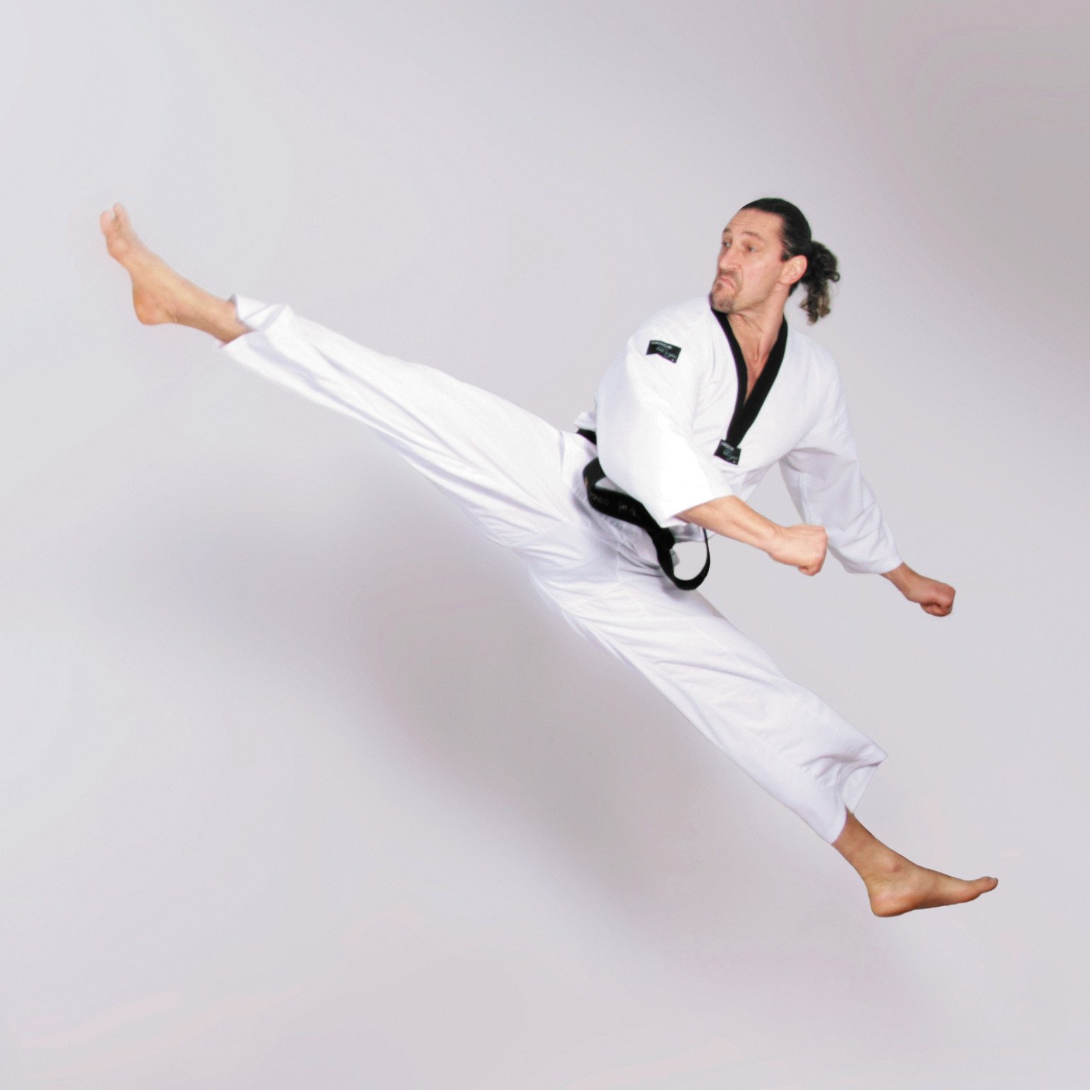 DEPICE Taekwondo Anzug Taeryon mit schwarzem Revers