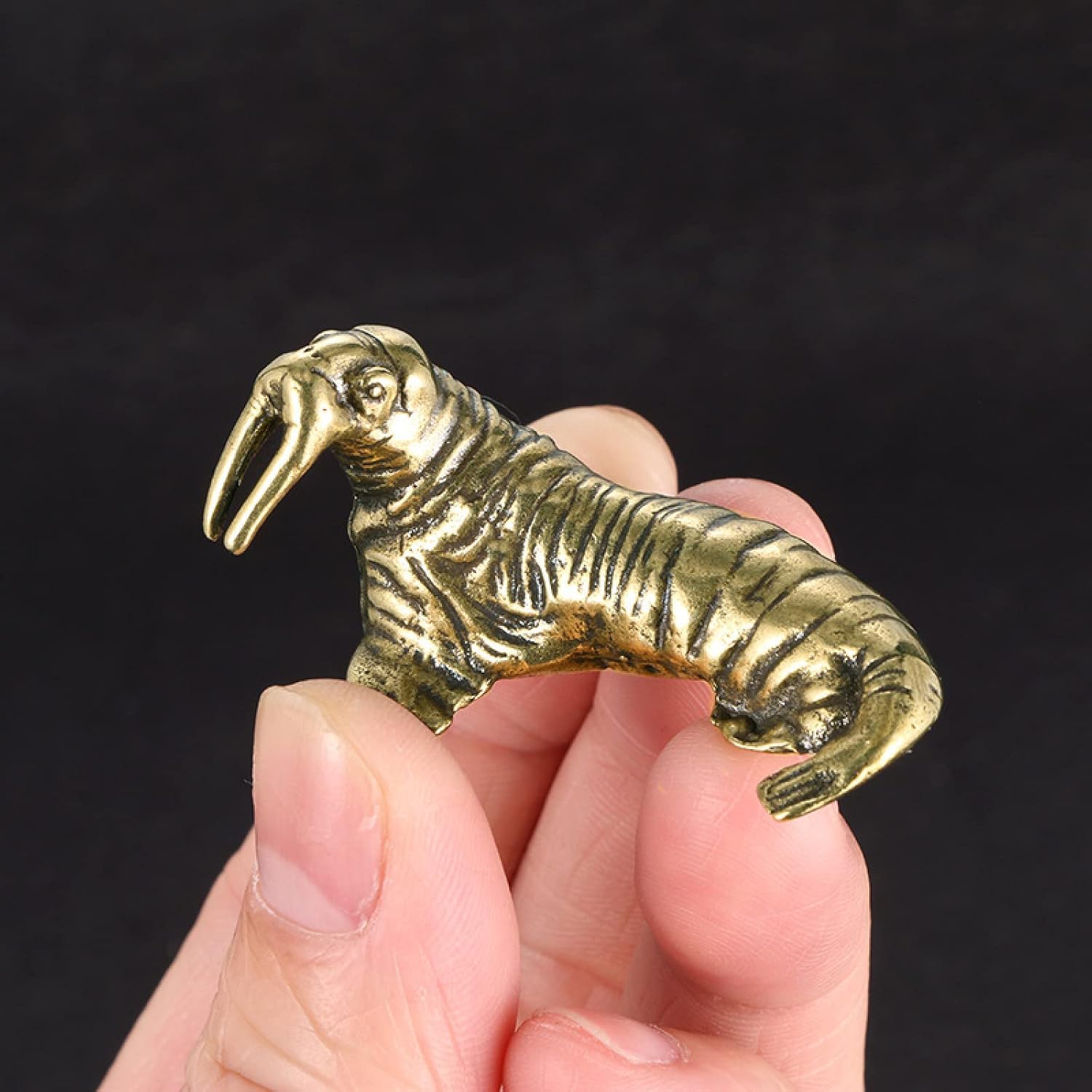 YATUOPNG Home Accessories Ornaments-Solid Brass Walrus Figurines Living Room Desktop Ornament Tea Pet Sea Animal Toy Crafts Decorations