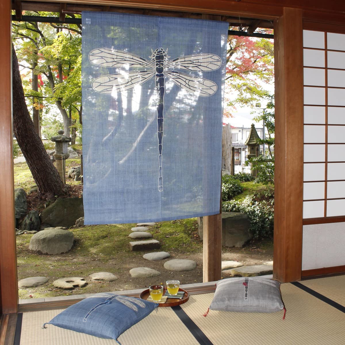 未使用　麻　のれん　ロング丈　トンボ　大創産業　製 Amazon｜麻のれん トンボ 縹 W90xH120cm 【手織り手引染】【爽やかな