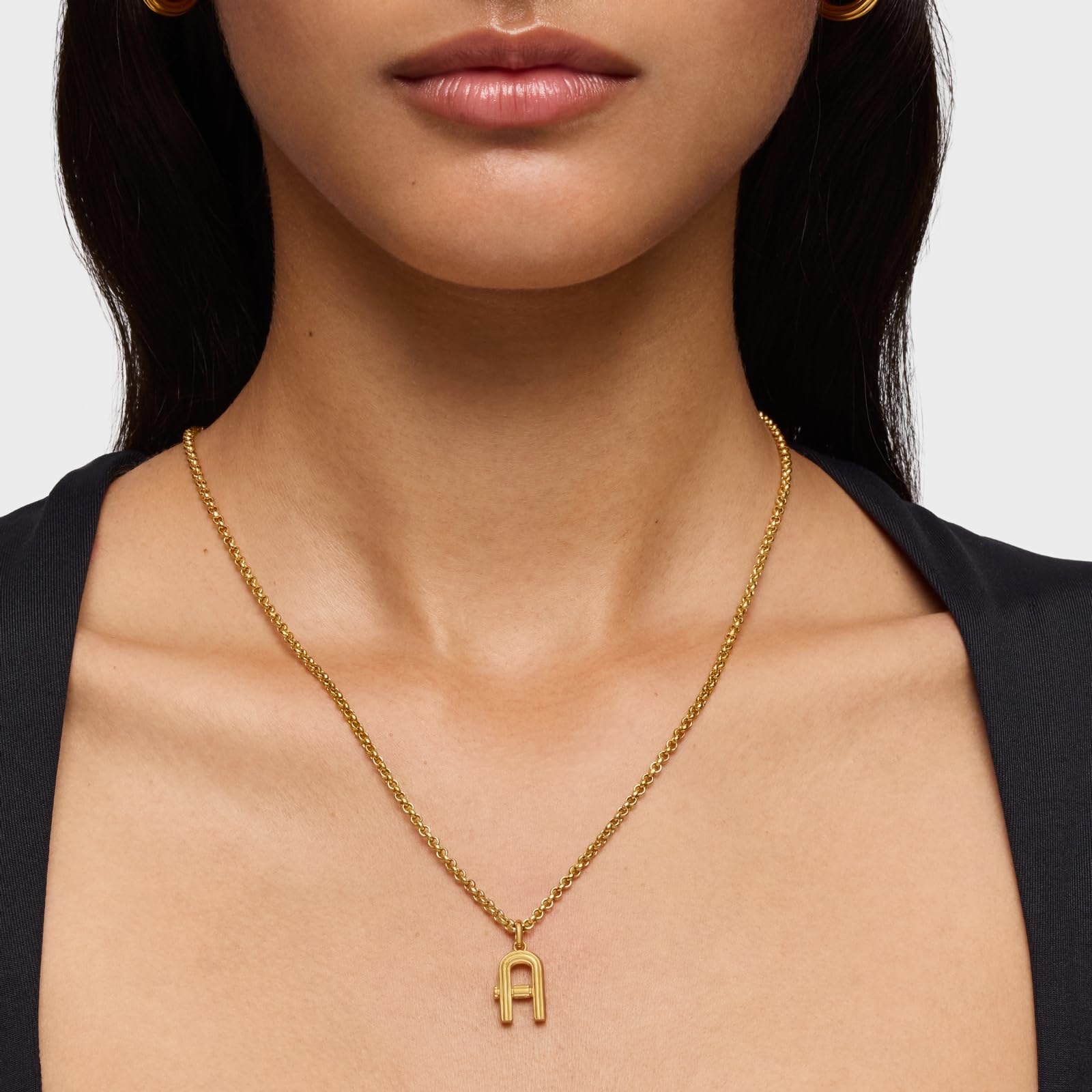 TOUS Colgante para Mujer Mediano Letra A con Baño de Oro 18 Kt sobre Plata de Primera Ley, Colección Alphabet
