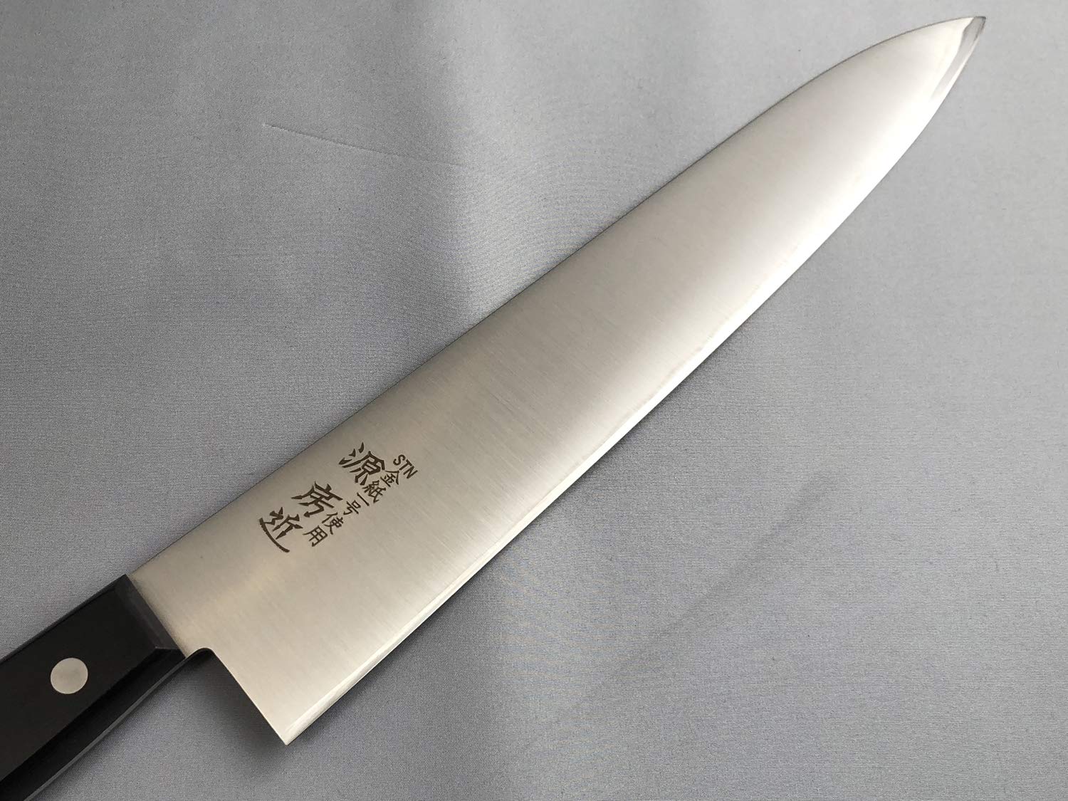 Amazon｜刀舟技研 包丁 牛刀 (右利き用) 240mm 「 房近 金紙1号ツバ無