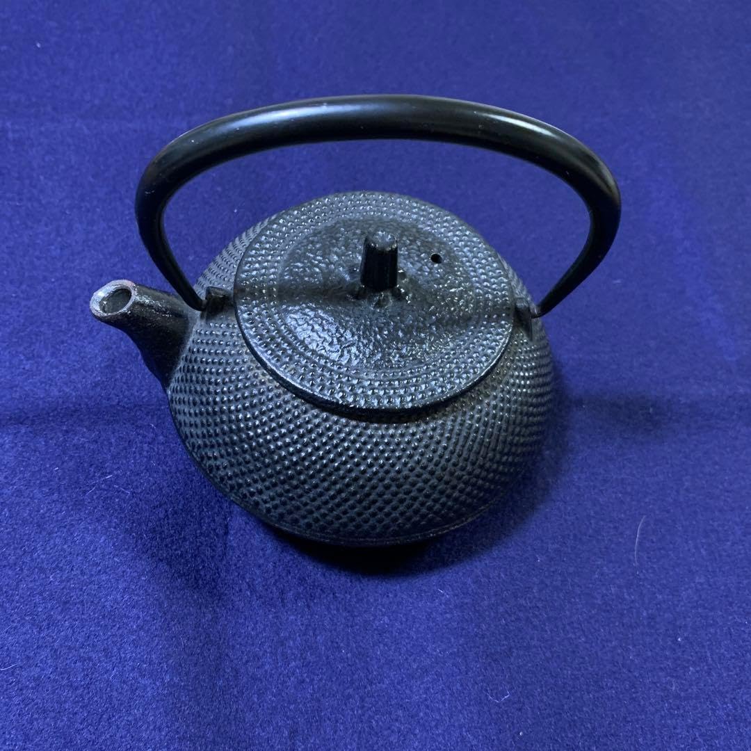 Amazon.co.jp: 南部鉄器 急須鉄瓶 南部菊泉堂謹製 インテリア 工芸品