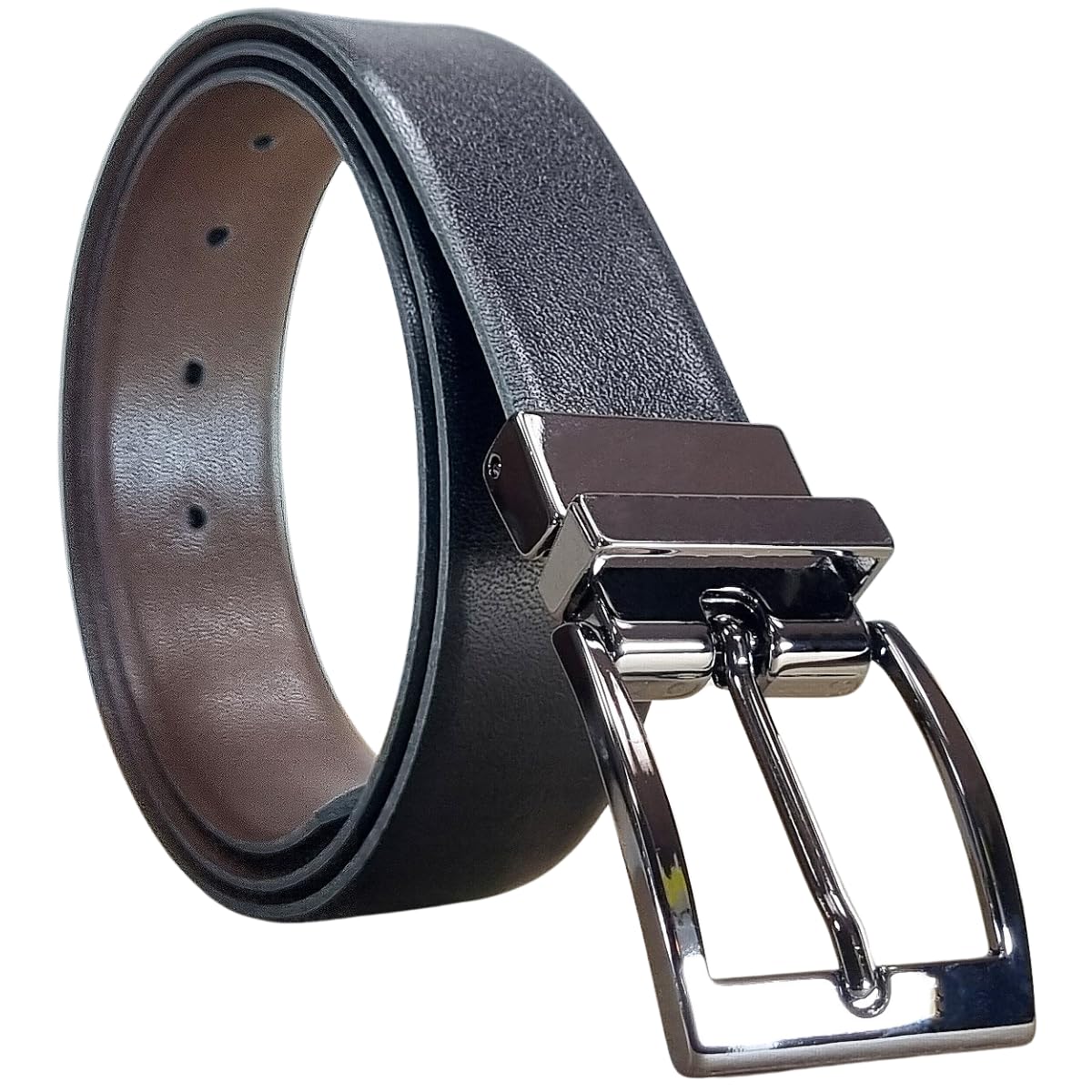 Cinto Masculino Couro Legítimo Social Clássico Largo Dupla Face Fivela Metal Giratória em promoção! Veja a oferta e mais achadinhos de Carteiras & Cintos 2 Hoje é o melhor dia para comprar Cinto Masculino Couro Legítimo Social Clássico Largo Dupla Face Fivela Metal Giratória com aquele preço maroto! Promoção! Aproveite a oferta! 2