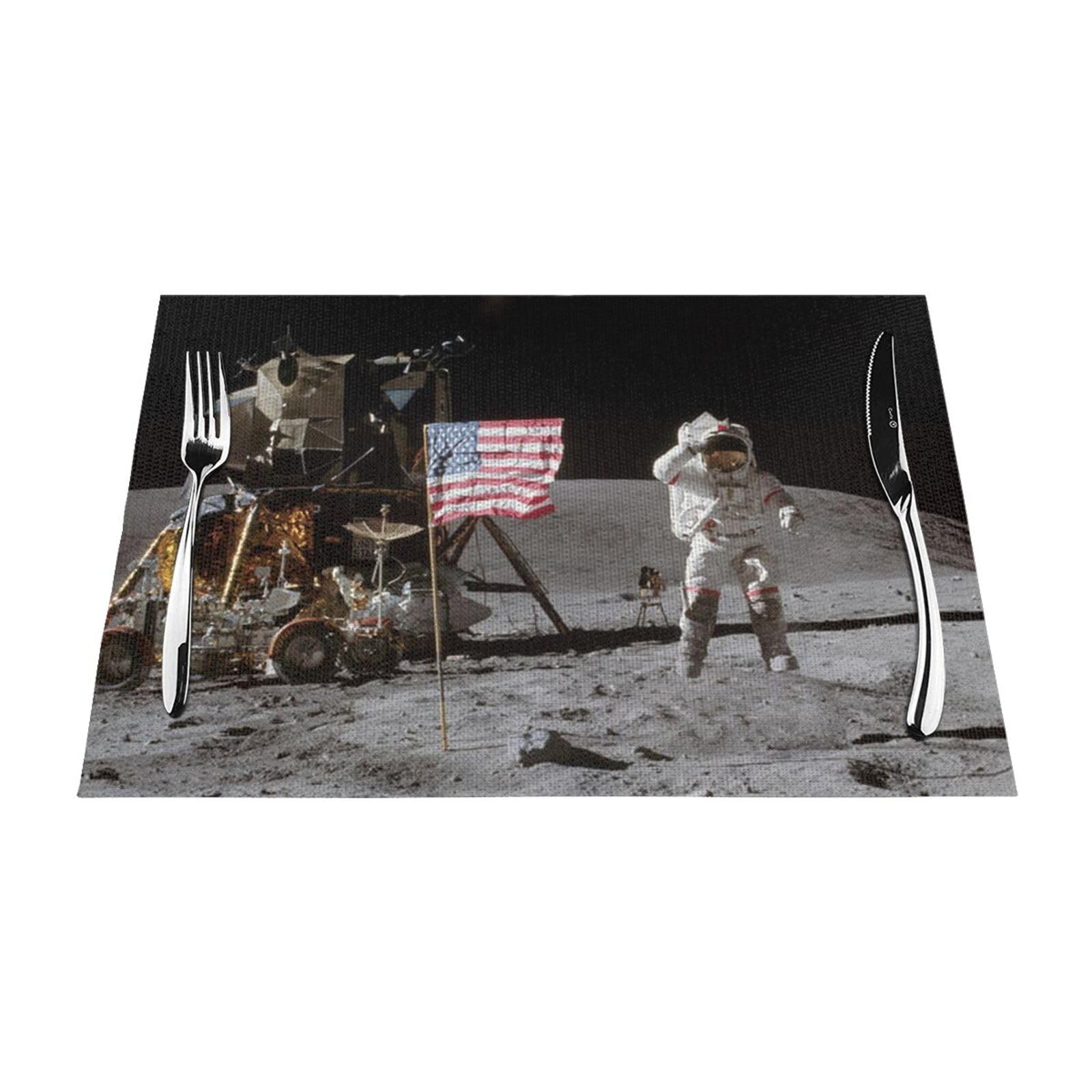PVC Placemat Set of 4 PCS, 45x30 CM, Astronaut on The Moon Printed Non-Slip Heat Resistant Place Mats for Kitchen Dining Table Indoor Outdoor