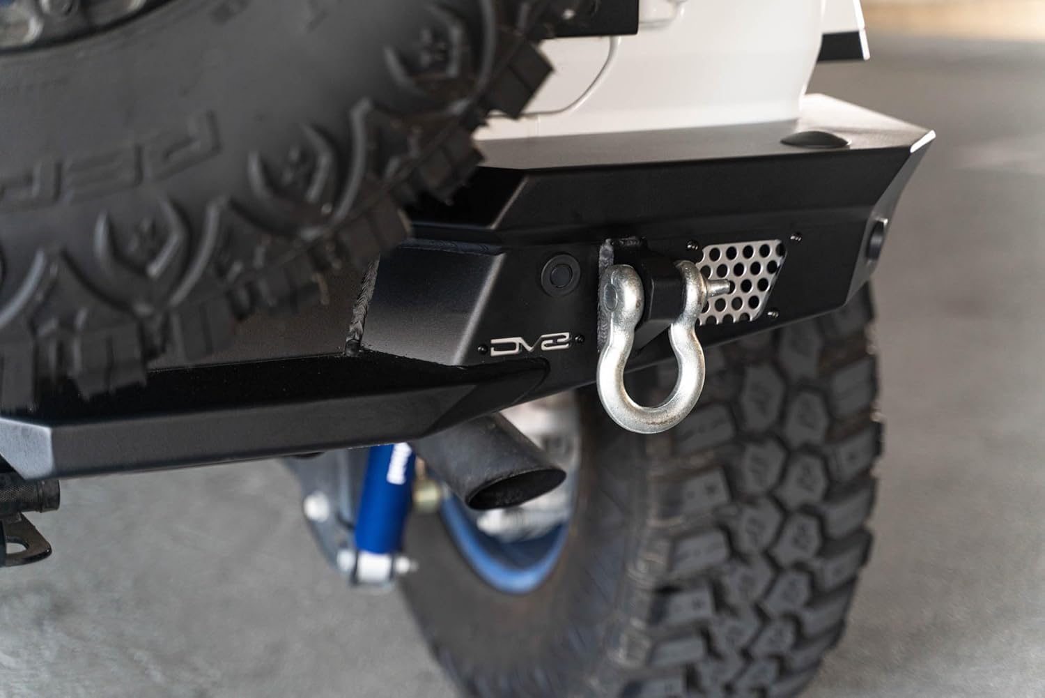 DV8 Offroad MTO Series Rear Bumper for 2018-2026 Jeep Wrangler JL | Full Width Matching Factory & Aftermarket Fenders | Compatible w/Factory Hitch & Harness | OEM Mount Can Fit up to a 37” Spare Tire