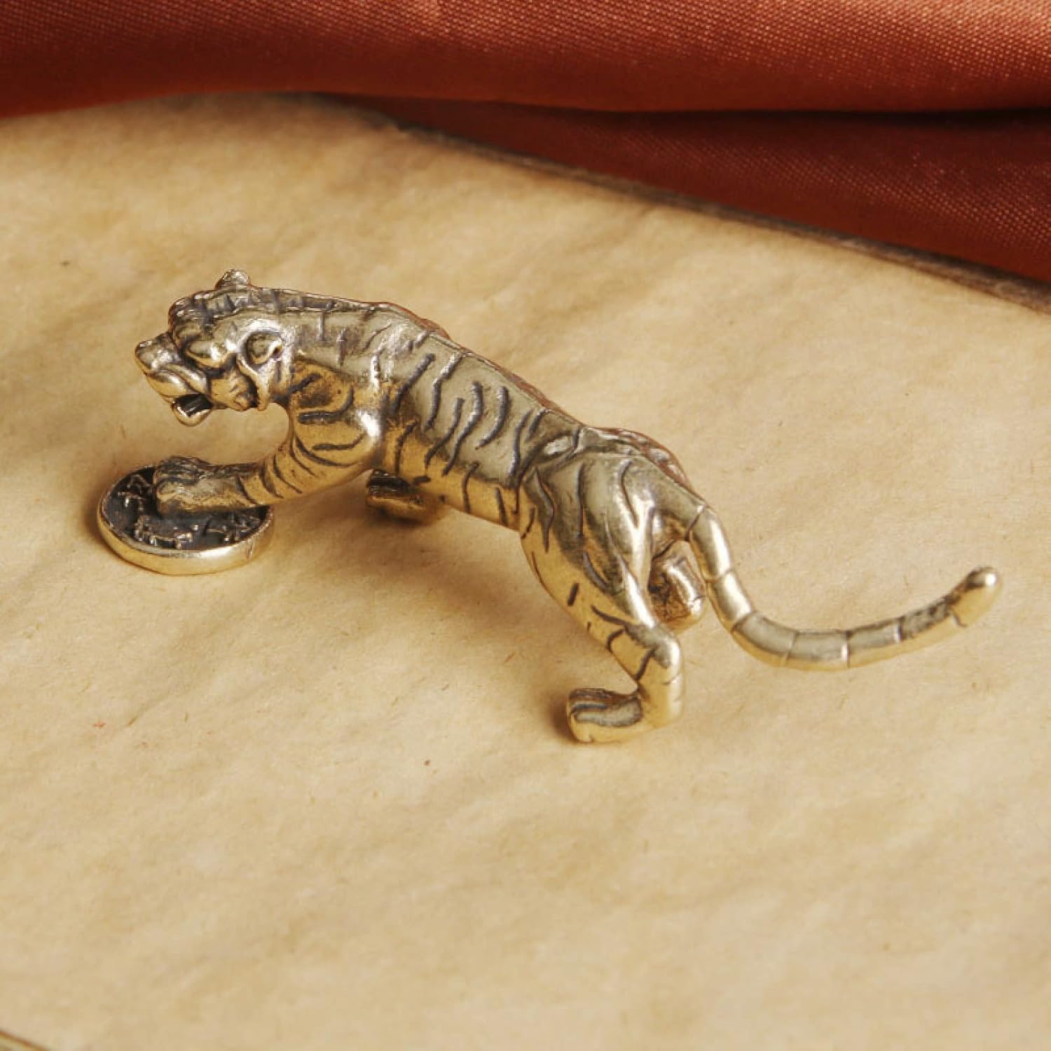YATUOPNG Home Accessories Ornaments-Brass Zodiac Tiger Small Desktop Ornament Tea Pet Decorations Metal Solid Animal Figurines