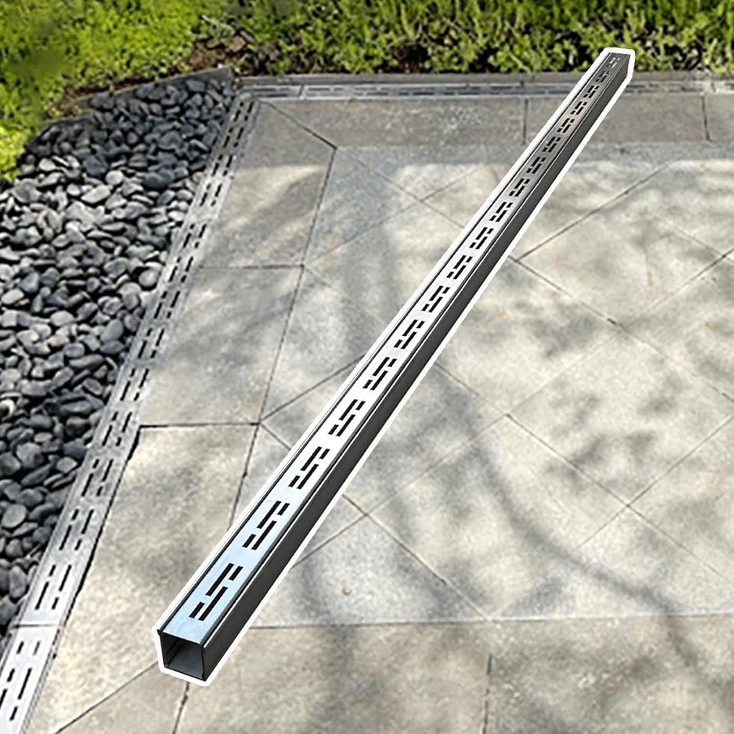 Grille de drainage étroite linéaire pour cours et pelouses