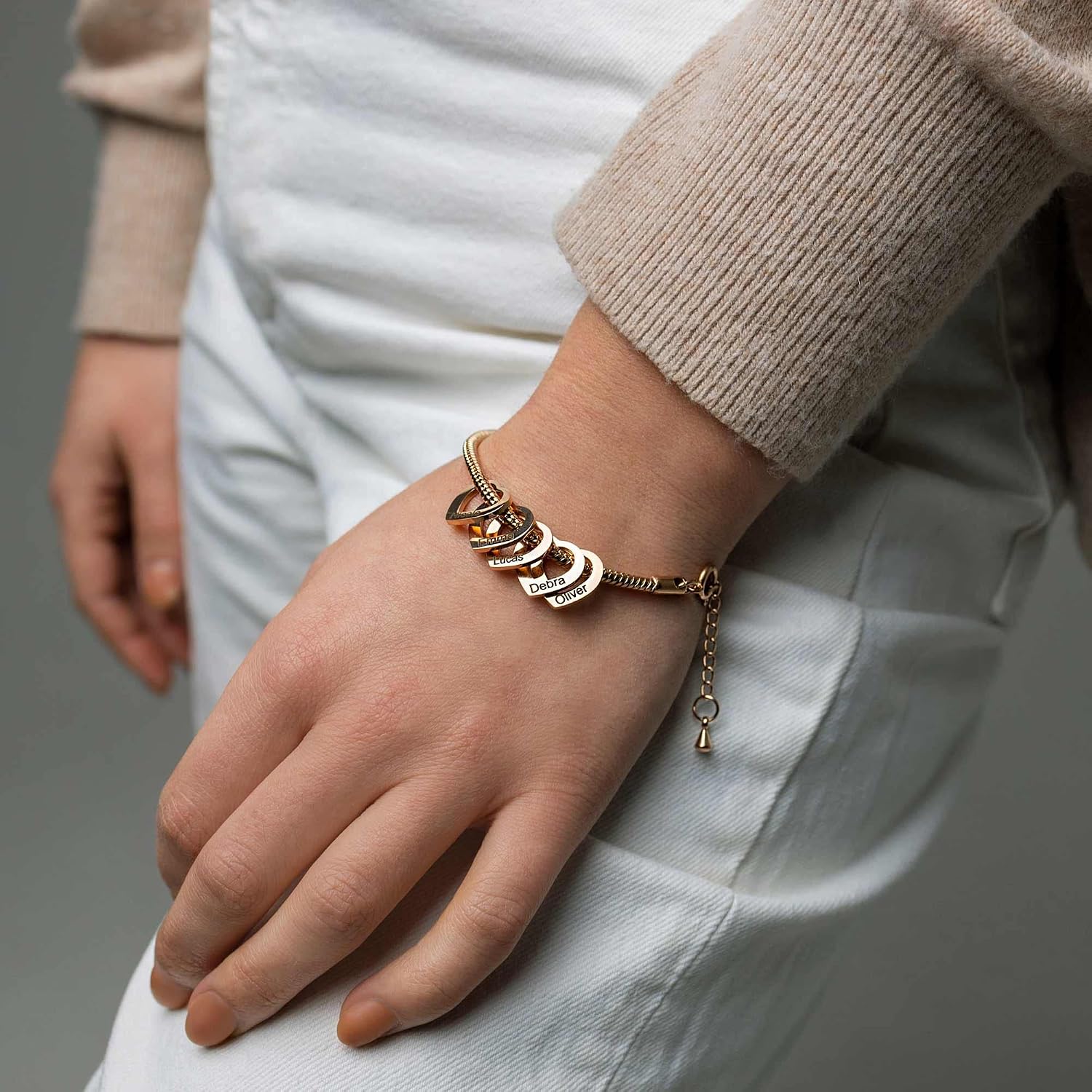 Personalized Charm Bracelet for Mom – Custom Name Bracelet with 1–20 Engraved Charms, Gift for Mother, Grandma, Wife (Gold, Silver, Rose Gold)