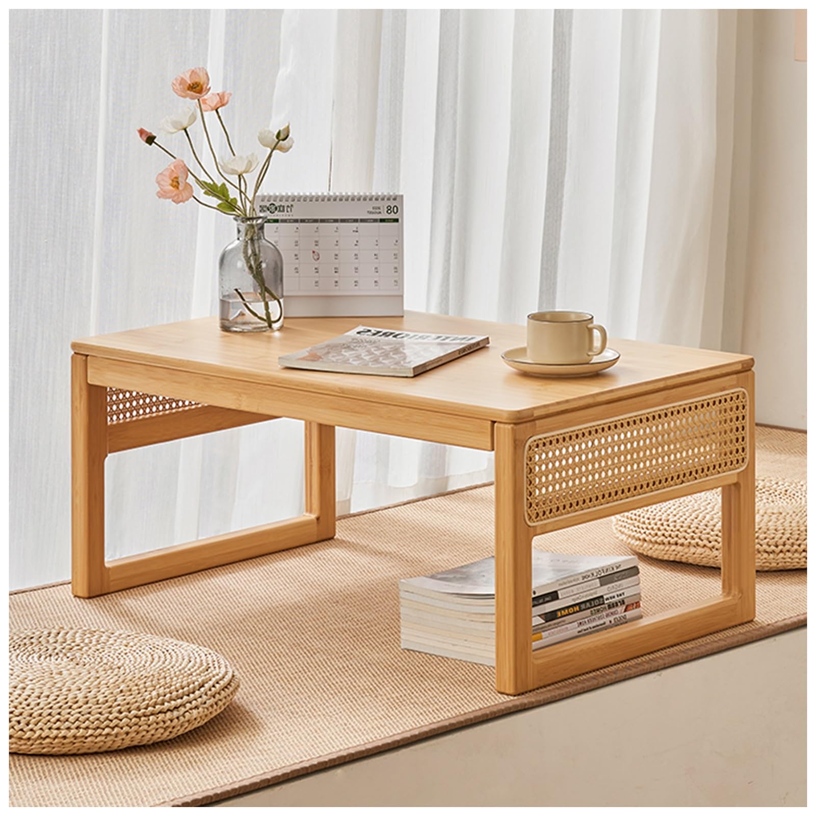Table basse japonaise en bois pour un salon chaleureux au sol 70x42cm