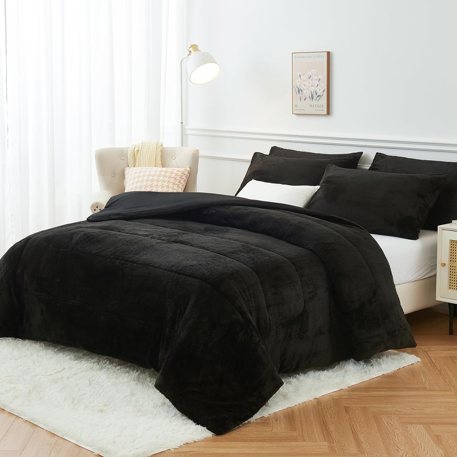 YIYEA Faux Fur Queen Comforter Set 1 Fluffy Luxury Fuzzy Queen Comforter and 2