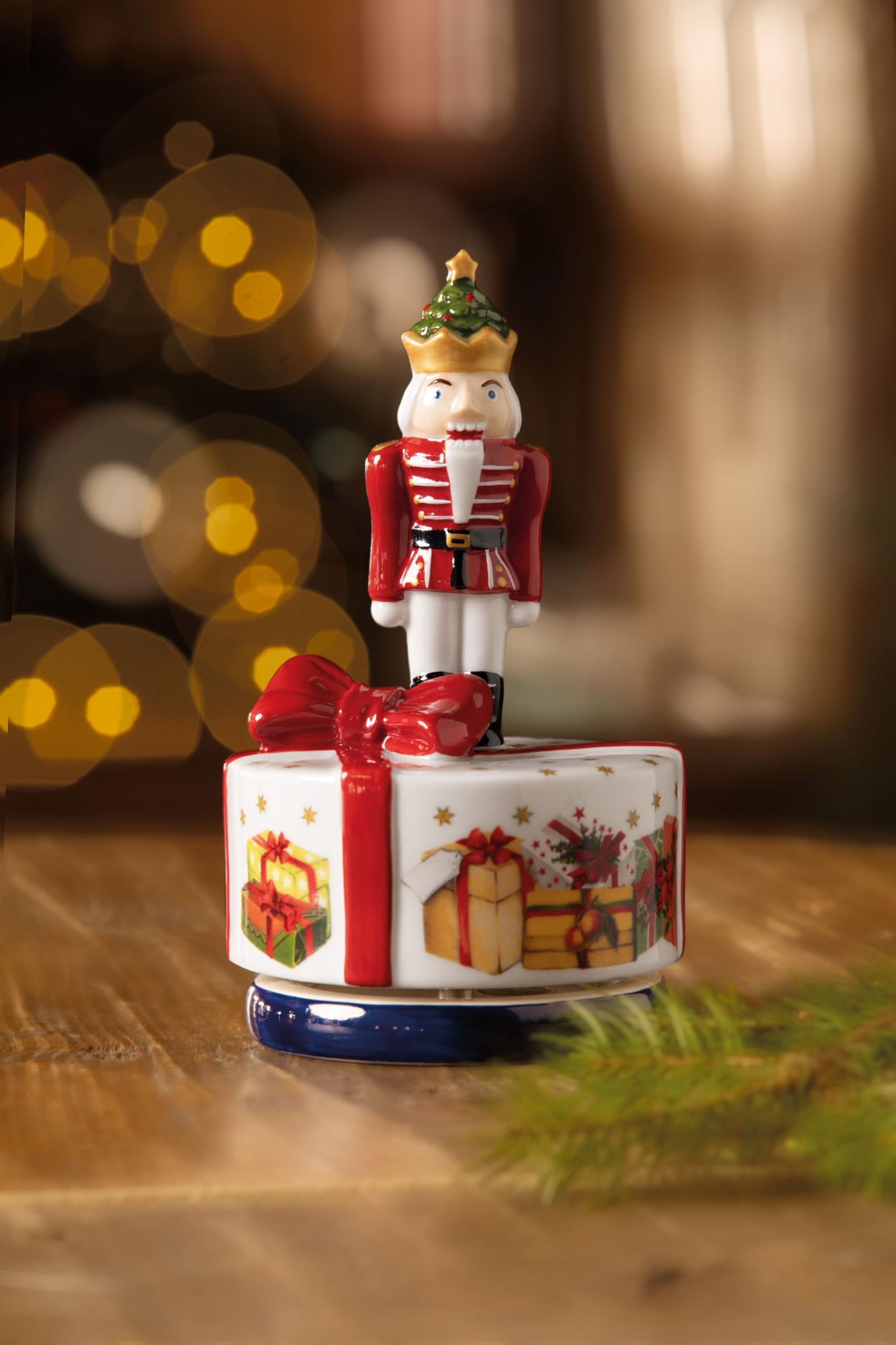 Villeroy & Boch - Nostalgic Melody Nussknacker Drehend Bunt, Weihnachtsdeko, Spieluhr Weihnachten, Music Box, Deko Modern, Tischdeko, Dekoartikel Xmas, Weihnachten, Porzellan, Metall, Kunststoff