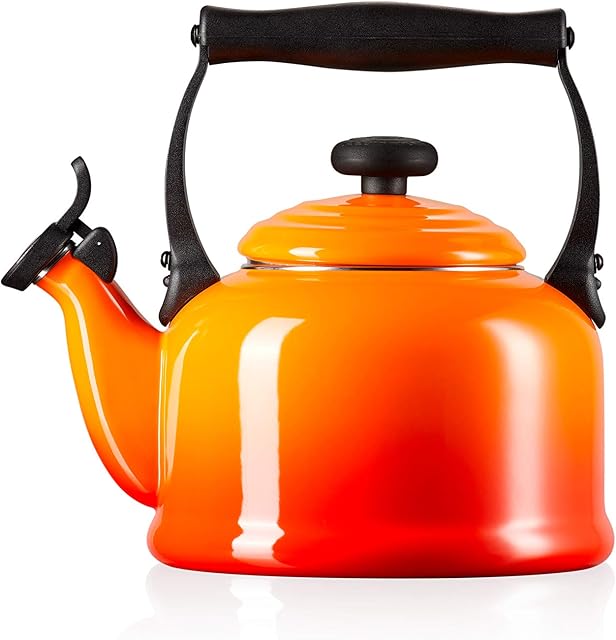 Le Creuset Traditional Stove-Top Kettle with Whistle, Suitable for All Hob Types Including Induction, Enamelled Steel, Capacity: 2.1 L, Volcanic, 92000800090000