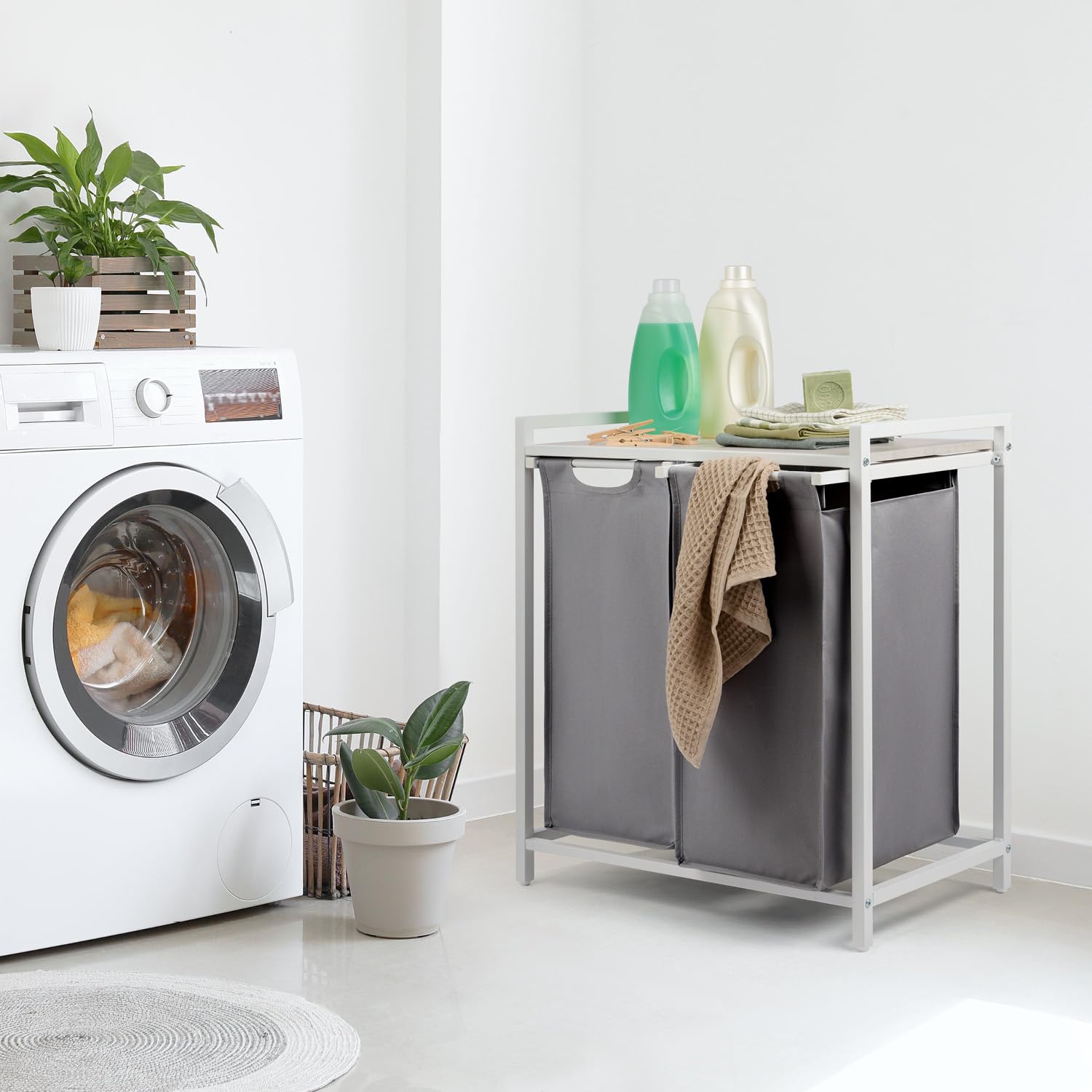 Blumtal cesto biancheria sporca 2 scomparti in nero per organizzare - portabiancheria sporca 2 scomparti estraibili con ripiano superiore in materiale effetto bambù - struttura robusta in metallo nero