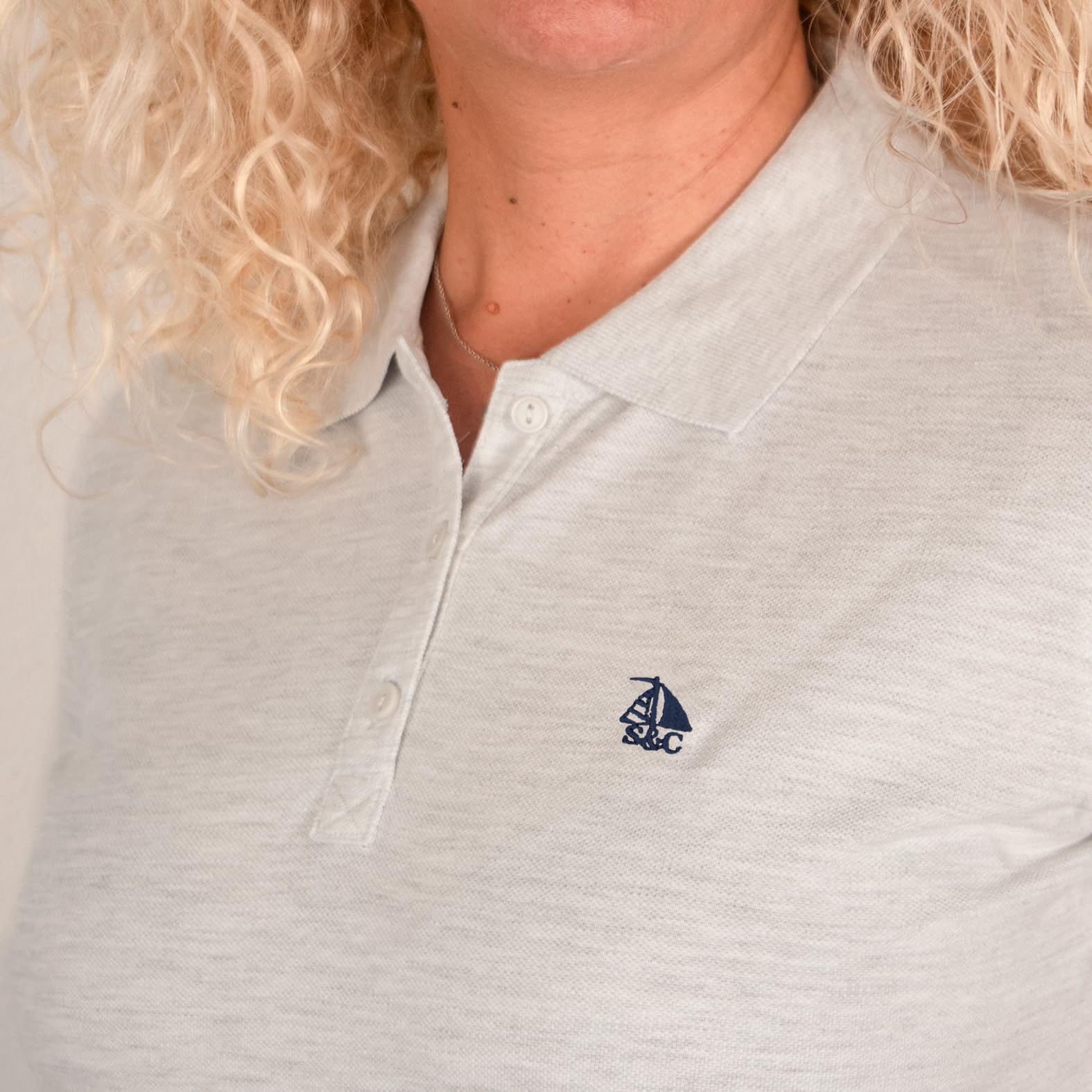 S&C - Polo Femme Manches Courtes Coton Piqué, Coupe Classique, Casual, Couleur Unie, 3 Boutons, Conçu en Espagne, Regular Fit, Légèrement ajusté, Voir Guide