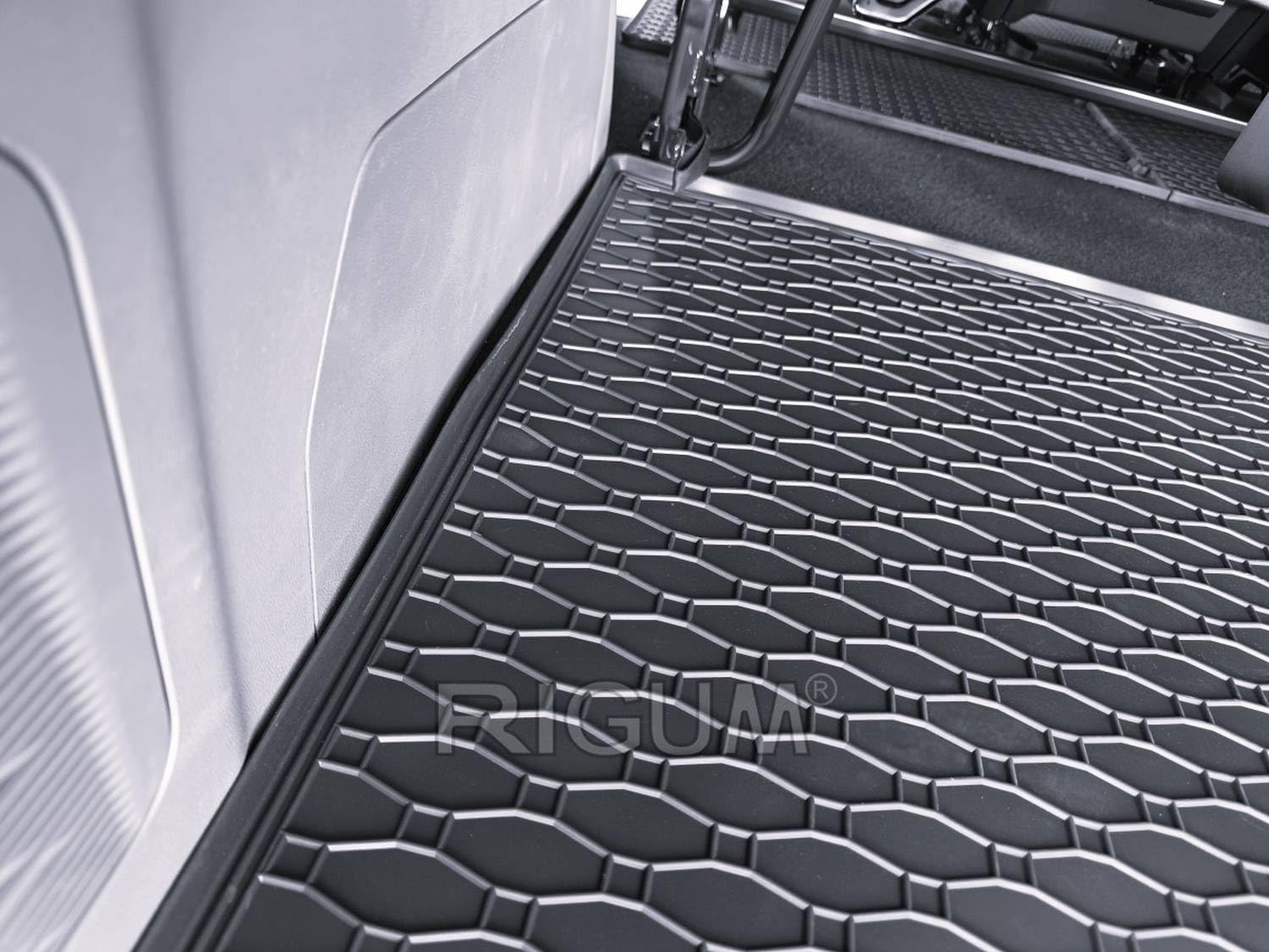 Gummi Kofferraummatte passend für Ford Transit Custom L2 ab 2024/für VW T7 Caravelle L2 ab 2025 (Langer Radstand) AZUGA AZ31100246 Kofferraumwanne