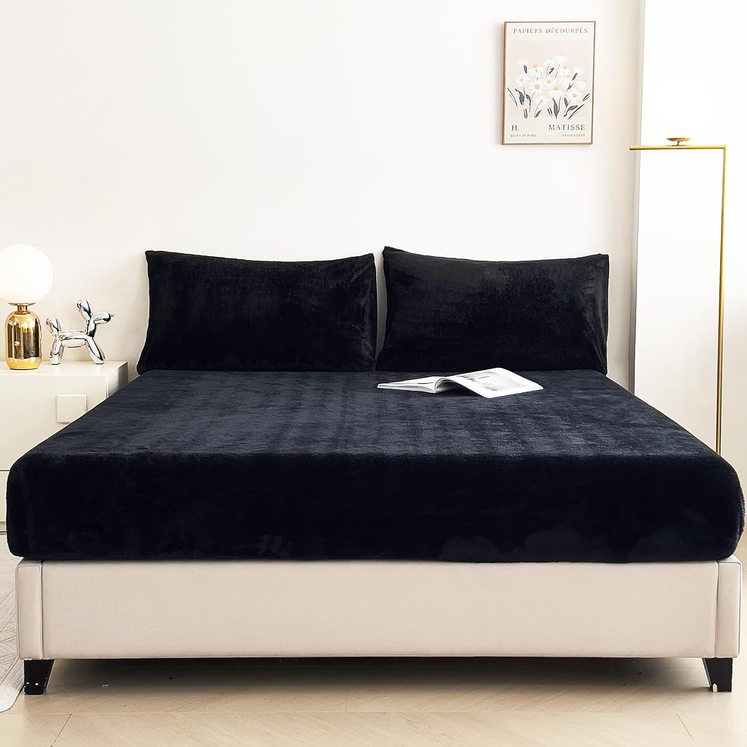 YIYEA Fleece Fitted Sheet Only, Ultra Soft Fluffy Plush Velvet Deep Pocket Fitted Bottom Sheet for Fall Winter, Cozy Warmth and No Shedding, Black, Queen