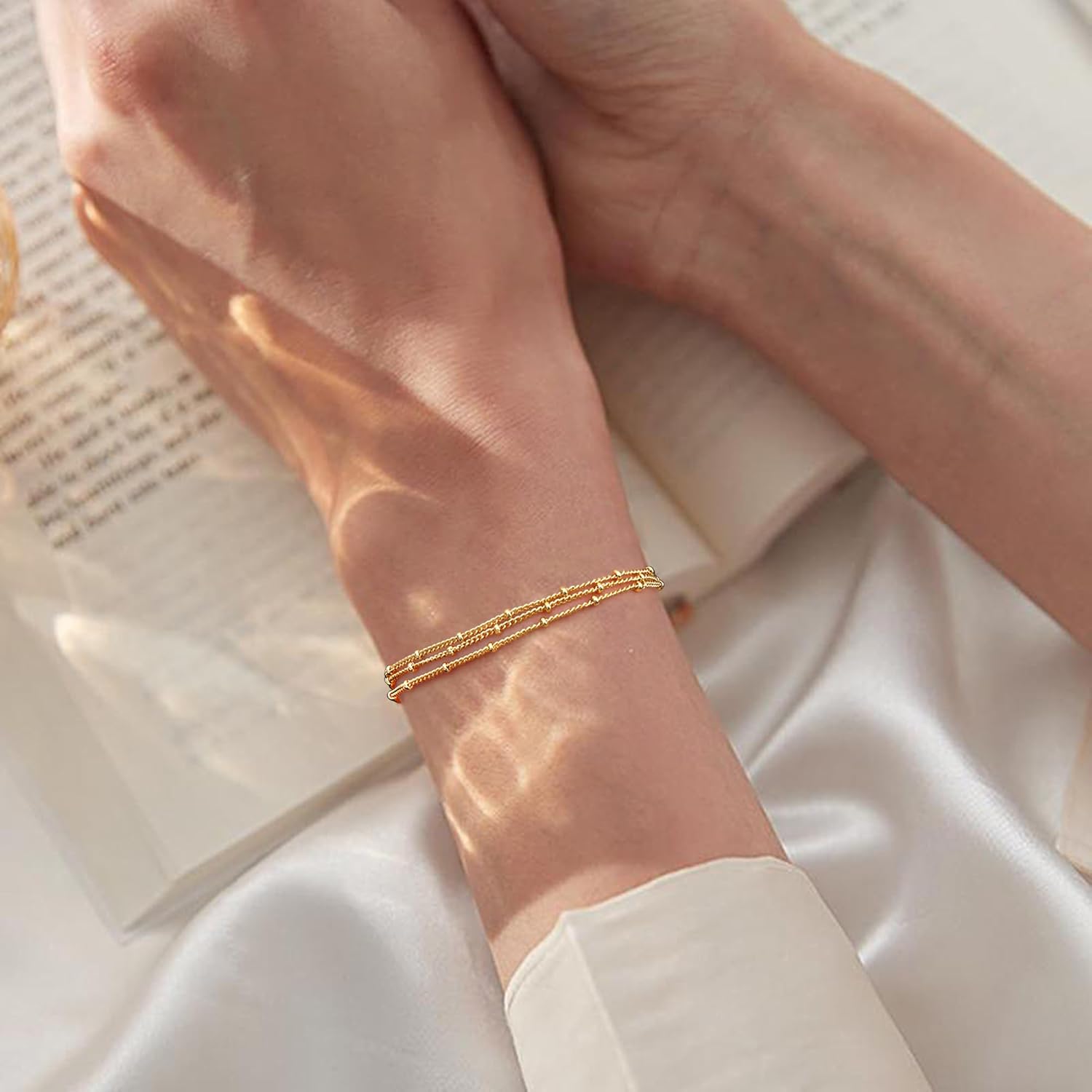 ORAZIO Zilver/Goud Armband voor Vrouwen Armbanden 14K Verguld Armband Liefdesknoop Verstelbare Slangen Ketting Roestvrij Staal Koppels Armband Gouden Sieraden voor Vrouwen, 8.27 inches ORAZIO Zilver/Goud Armband voor Vrouwen Armbanden 14K Verguld Armband Liefdesknoop Verstelbare Slangen Ketting Roestvrij Staal Koppels Armband Gouden Sieraden voor Vrouwen, 8.27 inches