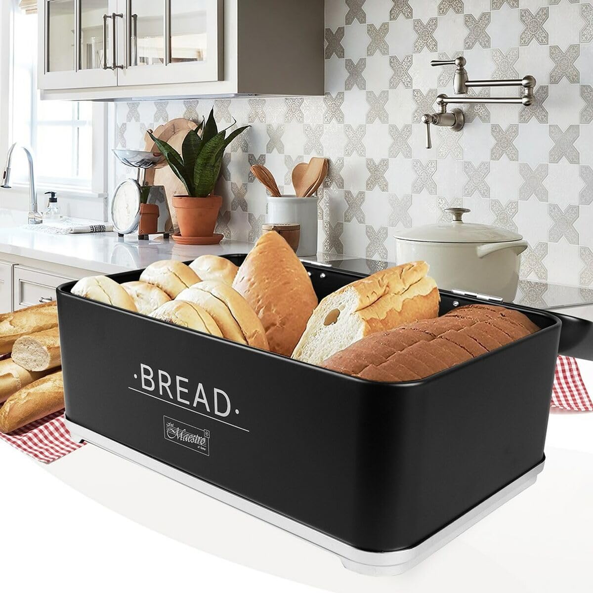 Boîte à pain en acier blanc et noir