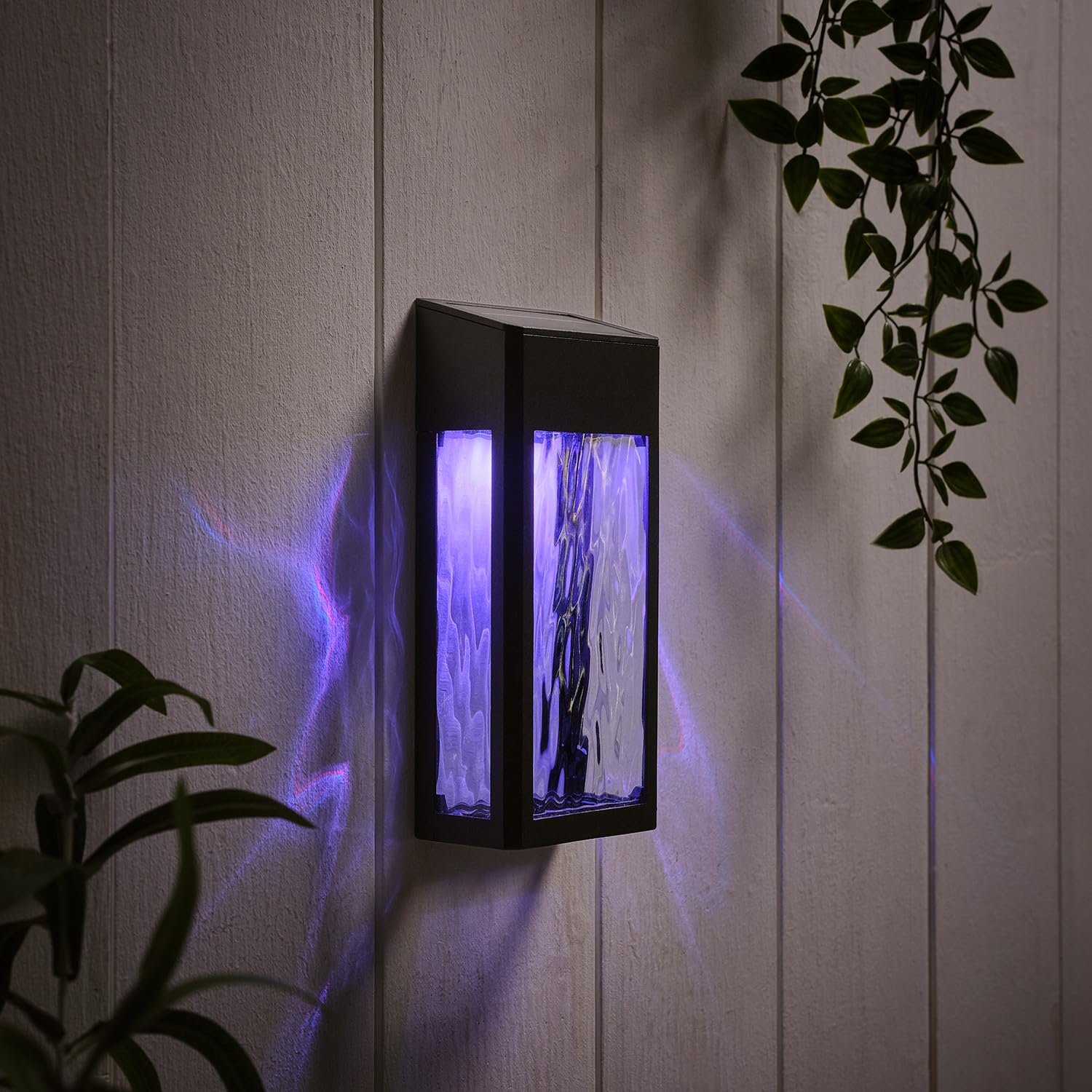 Lights4fun Outdoor Black Metal Solar Powered Crackle Glass Waterproof Fence Wall Lights Warm White and Colour Changing LED 25cm - Image 3