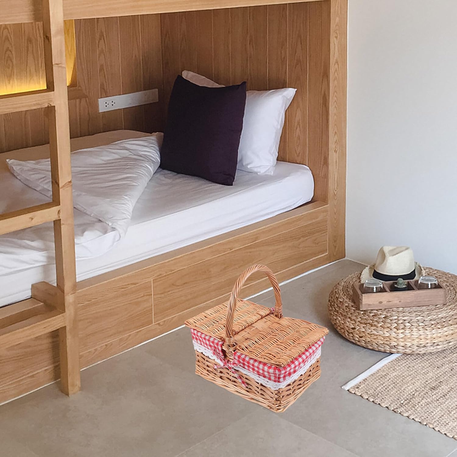 Woven Straw Picnic Basket with Lid Portable Outdoor Storage Basket for Sundries Organizer Small Size 20x30cm for Travel and Home Use