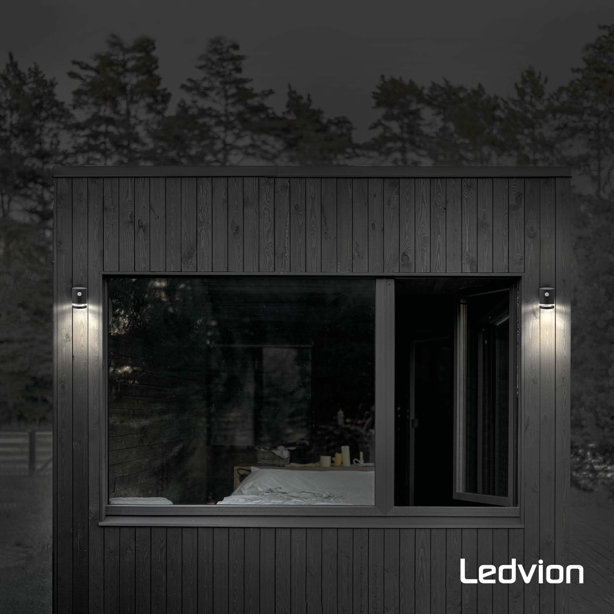 Ledvion - Lampada da Parete LED Solare con Sensore, 3000K, IP44, Nera, Elara, Lampada da Esterno, Luce Atmosferica, Illuminazione da Giardino