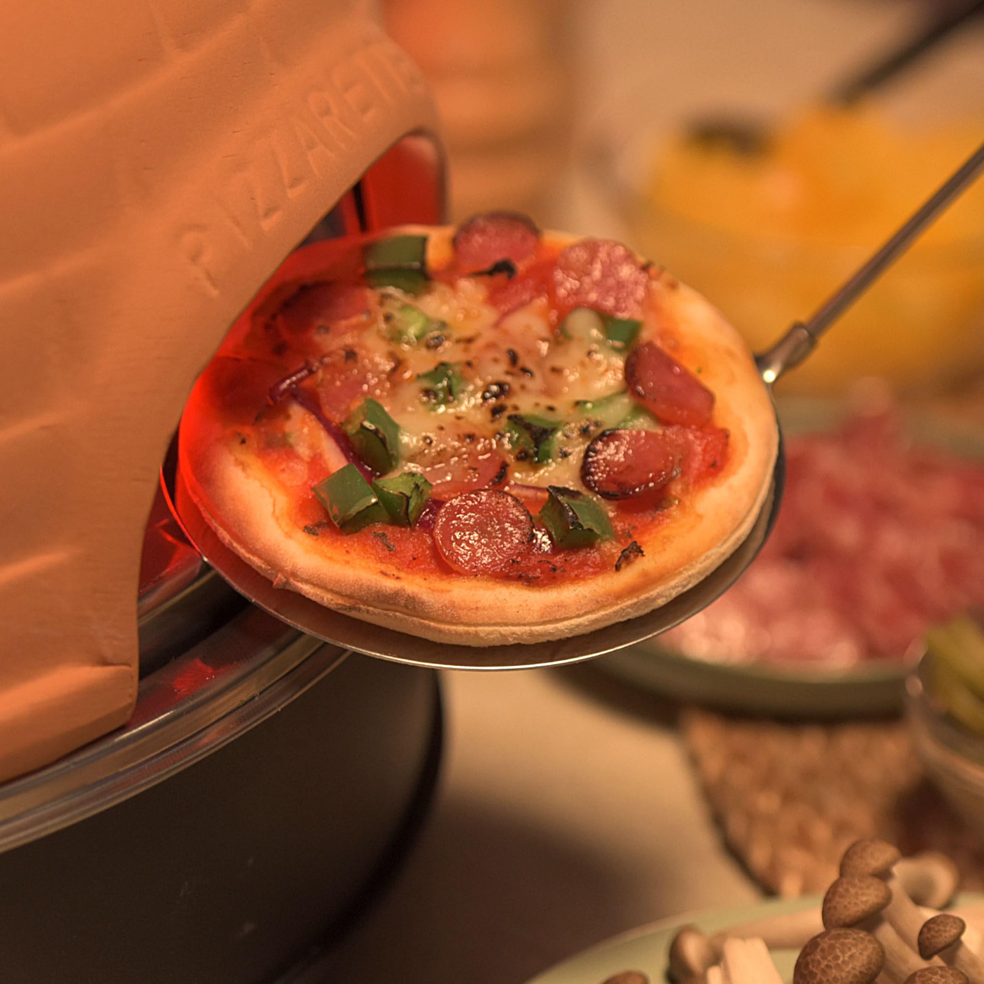 Monsterzeug Elektryczny mini piec do pizzy, piec do raclette, przenośny piec kamienny do domu, z patelniami do pizzy z uchwytami izolowanymi termicznie