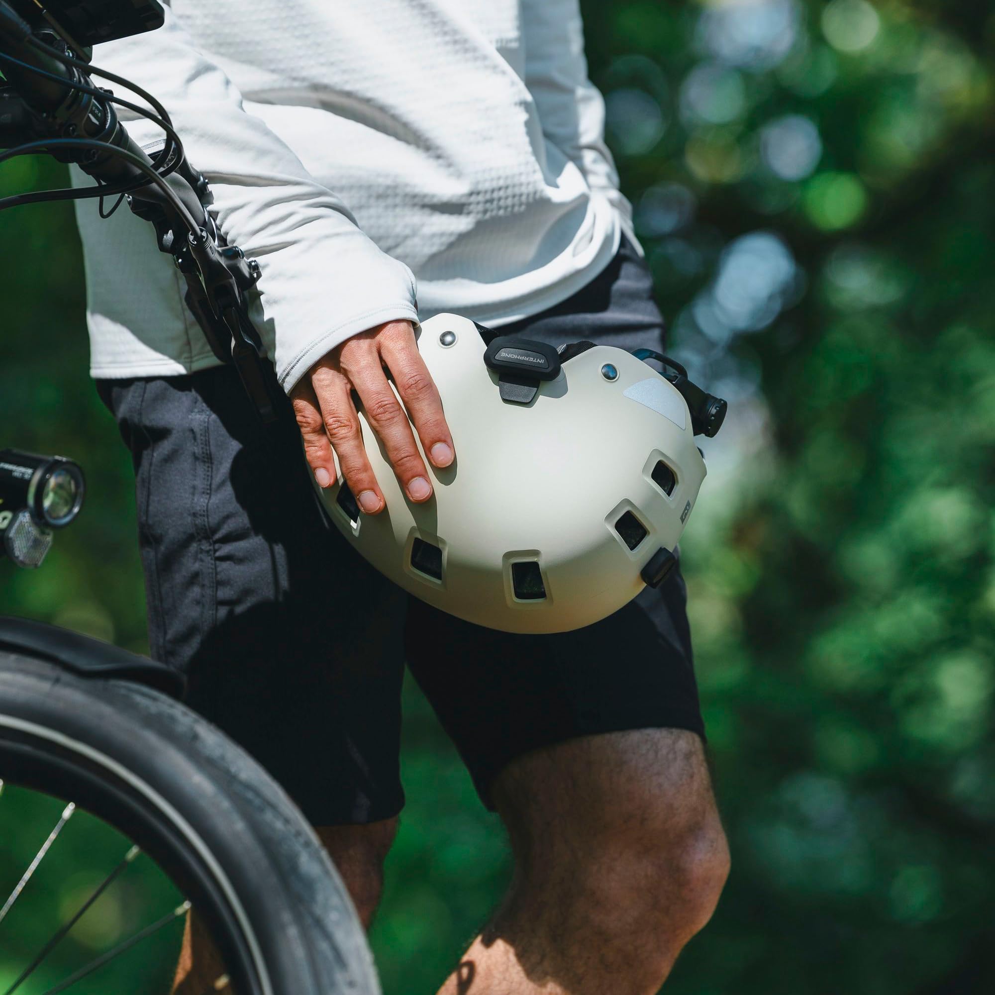 INTERPHONE Aerial Mono – Intercom vélo Bluetooth pour Cyclistes – kit Main Libre pour communiquer Entre Cyclistes jusqu'à 300m – avec Bluetooth 5.1 pour GPS et appels – Étanche et réduction de Bruit