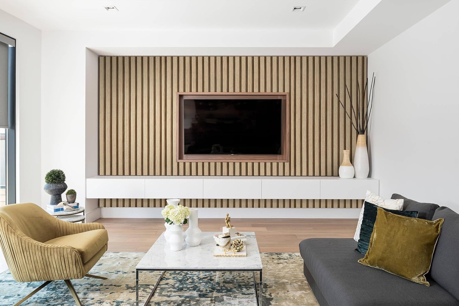Hopepak 17.3''x197'' Wood Slat Wallpaper Modern Peel and Stick Wallpaper for Bedroom Brown Self Adhesive Removable Wall Paper Faux Wood Grating Stripe Vinyl for Living Room