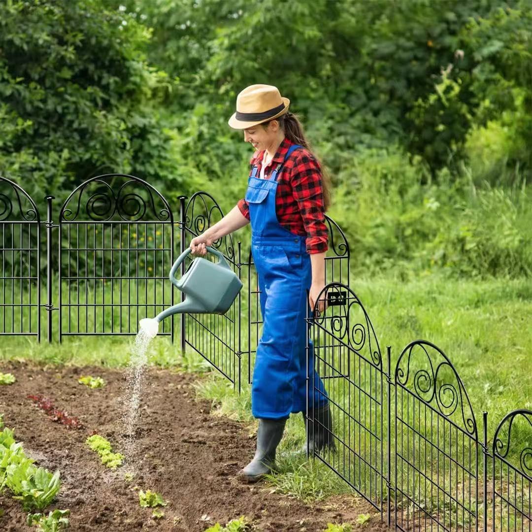 10 Stück Gartenzaun Metall ohne Eingraben, 80 cm Hoch & 7.3 m Breit, Schmiedeeiserner dekorativer Zaun mit Spitzen, Wetterschutz Sichtschutz für Rasen, Blumenbeet & Grundstücksgrenze