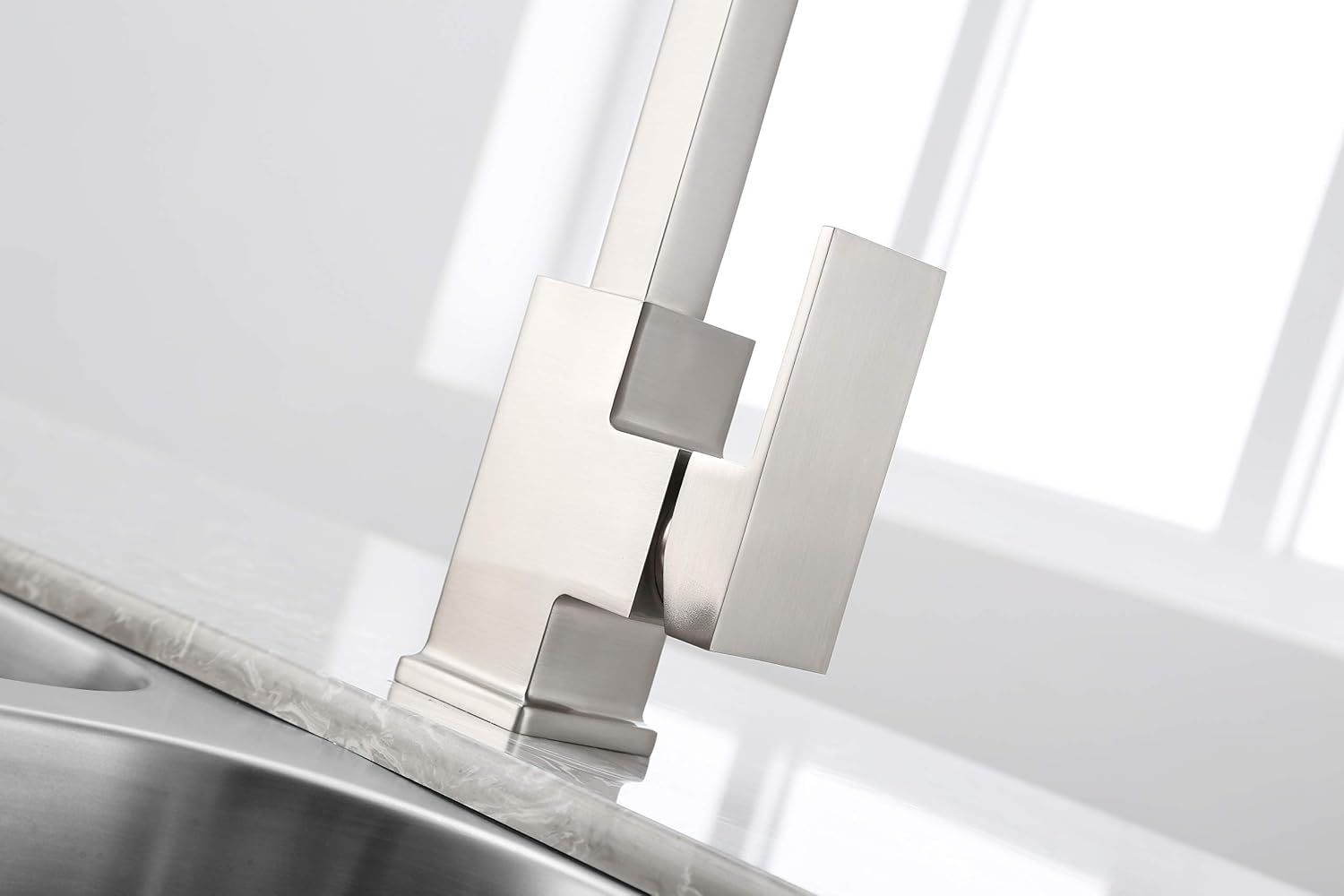 🔥 Crаzу Dеаlѕ Single Handle Kitchen Faucet with Pull Down Sprayer, Stainless Steel Brushed Nickel Kitchen Sink Faucet with 360 Swivel Faucet Body and Three Water Flow Mode