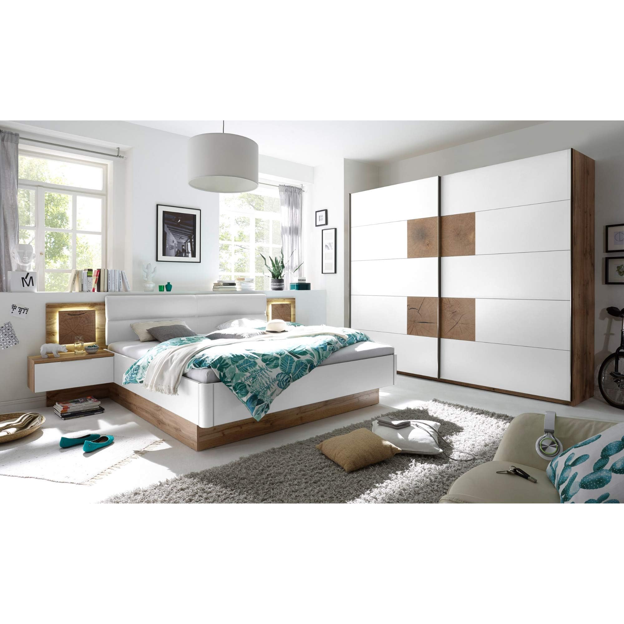 Stella Trading Capri Stilvolle Doppelbett Bettanlage mit LED-Beleuchtung 180 x 200 cm - Schlafzimmer Komplett-Set in Wildeiche-Optik, Weiß - 305 x 96 x 205 cm (B/H/T)