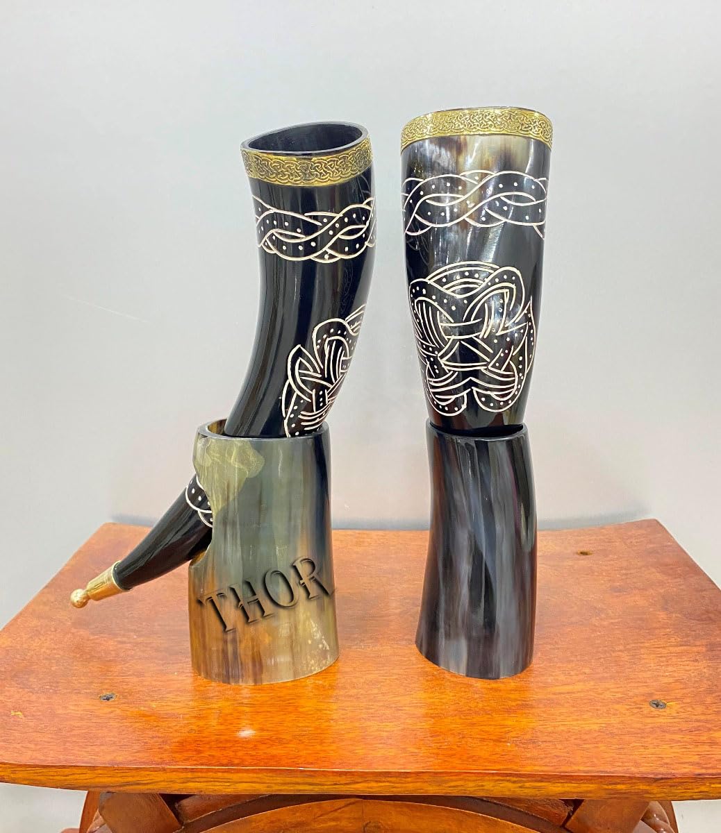 THOR INSTRUMENTS Set di 2 corno vichingo in ottone nero naturale con supporto per birra vino idromele regalo di Natale compleanno matrimonio per uomo tazza corno vichingo