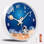 QINFIEY 12 Inch Mouvement silencieux Horloge murale pour enfants, Non Ticking Enfants Horloge murale ronde Batterie exploitée Space Style de voyage Décor enfants Horloge pour la maison école garçons chambre à coucher salon (blanc)