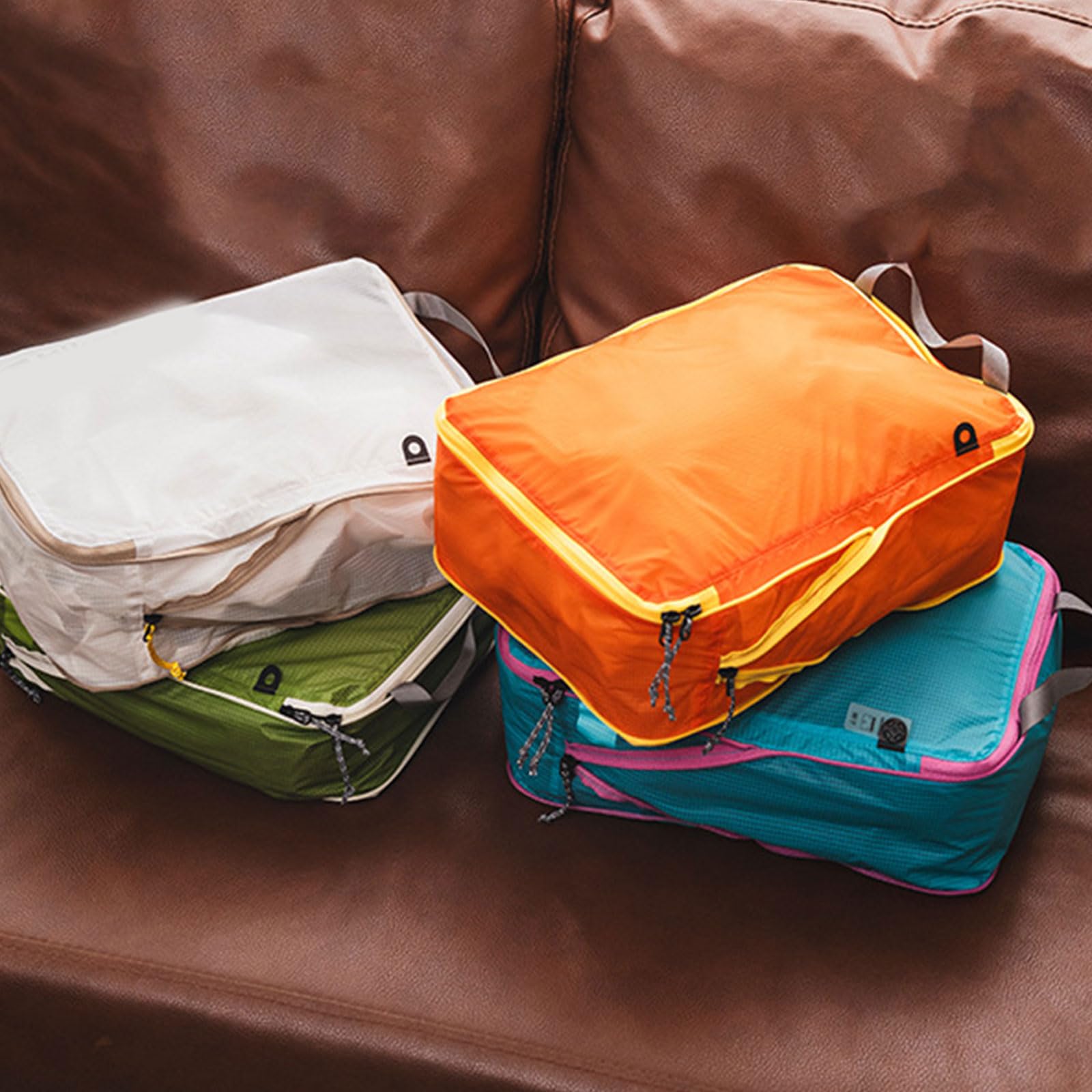 Set di sacchetti per imballaggi a compressione, adatti per un'organizzazione efficiente della valigia durante il viaggio o le attività all'aperto, borse impermeabili di compattazione in