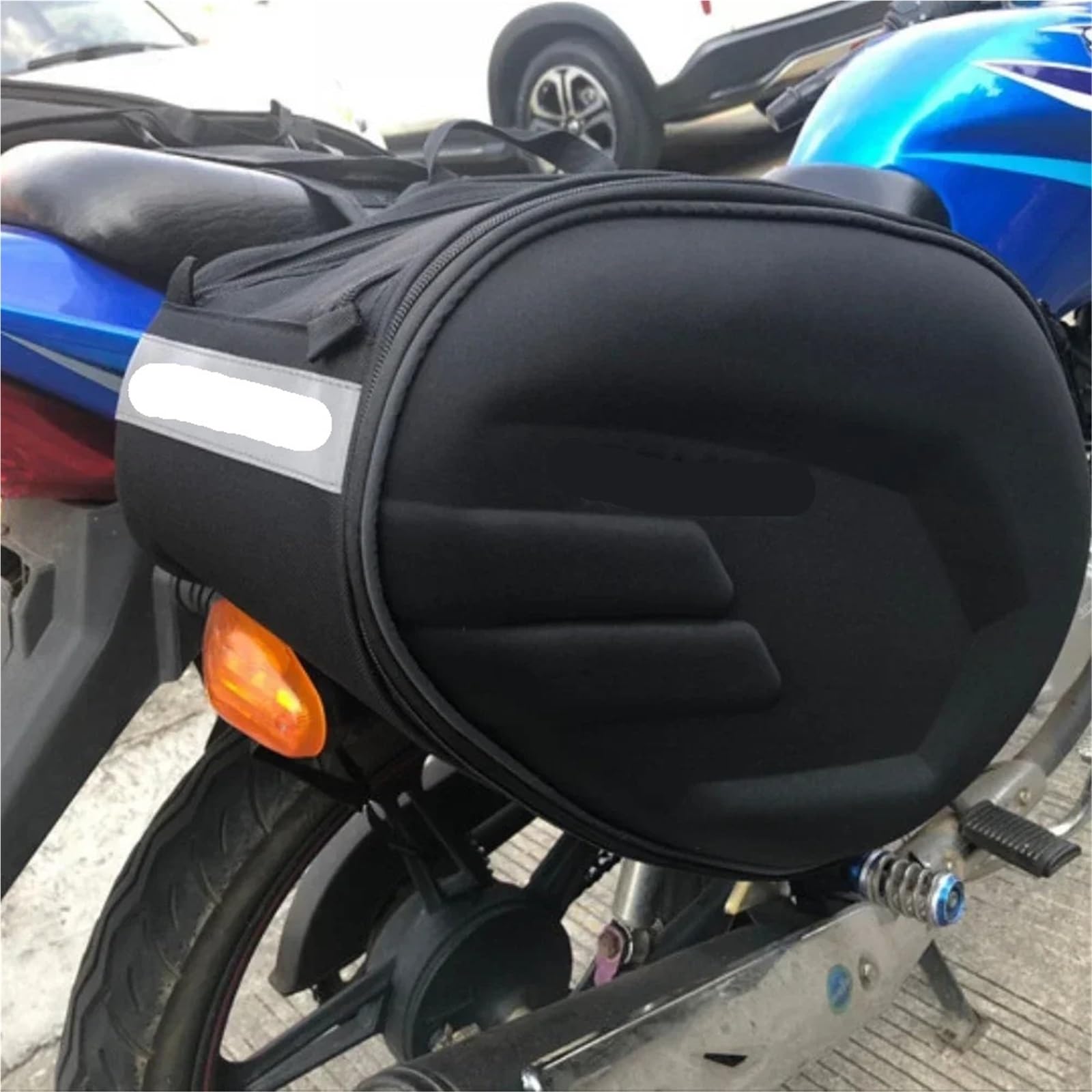 Borsa Gamba Moto Borsa Posteriore per Motocicletta Sacycling, può Essere posizionata sul Casco e ha Una Copertura Impermeabile con più Cinghie fisse. Marsupio Gamba Moto