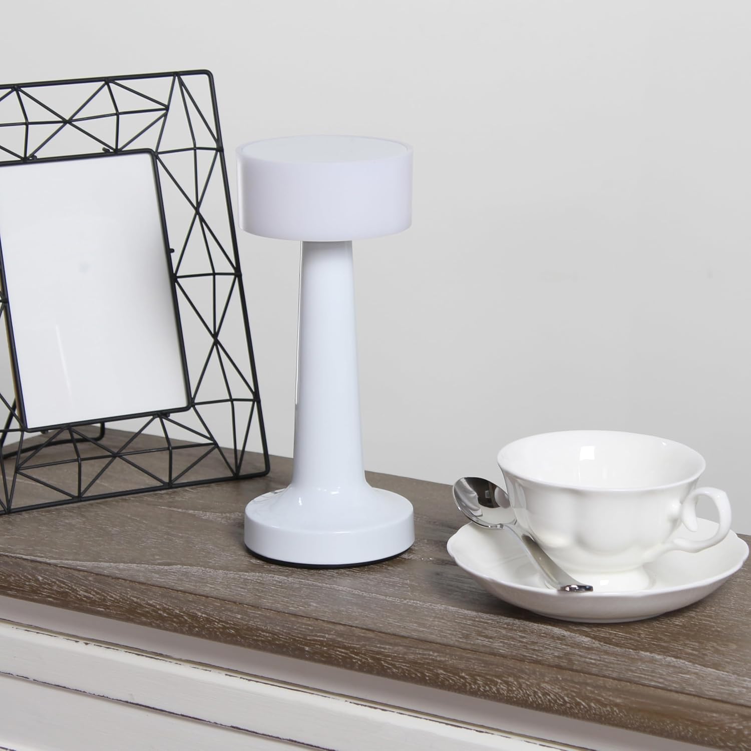 Simple Designs LD1082-WHT 8.5" Mushroom Magic Dimming & Rechargeable Cordless 4-Way Touch Sensor Saucer Desk Lamp, White