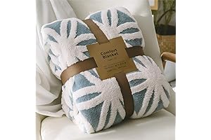 LOMAO Light Blue Sherpa Blanket: Cozy Comfort and Style
