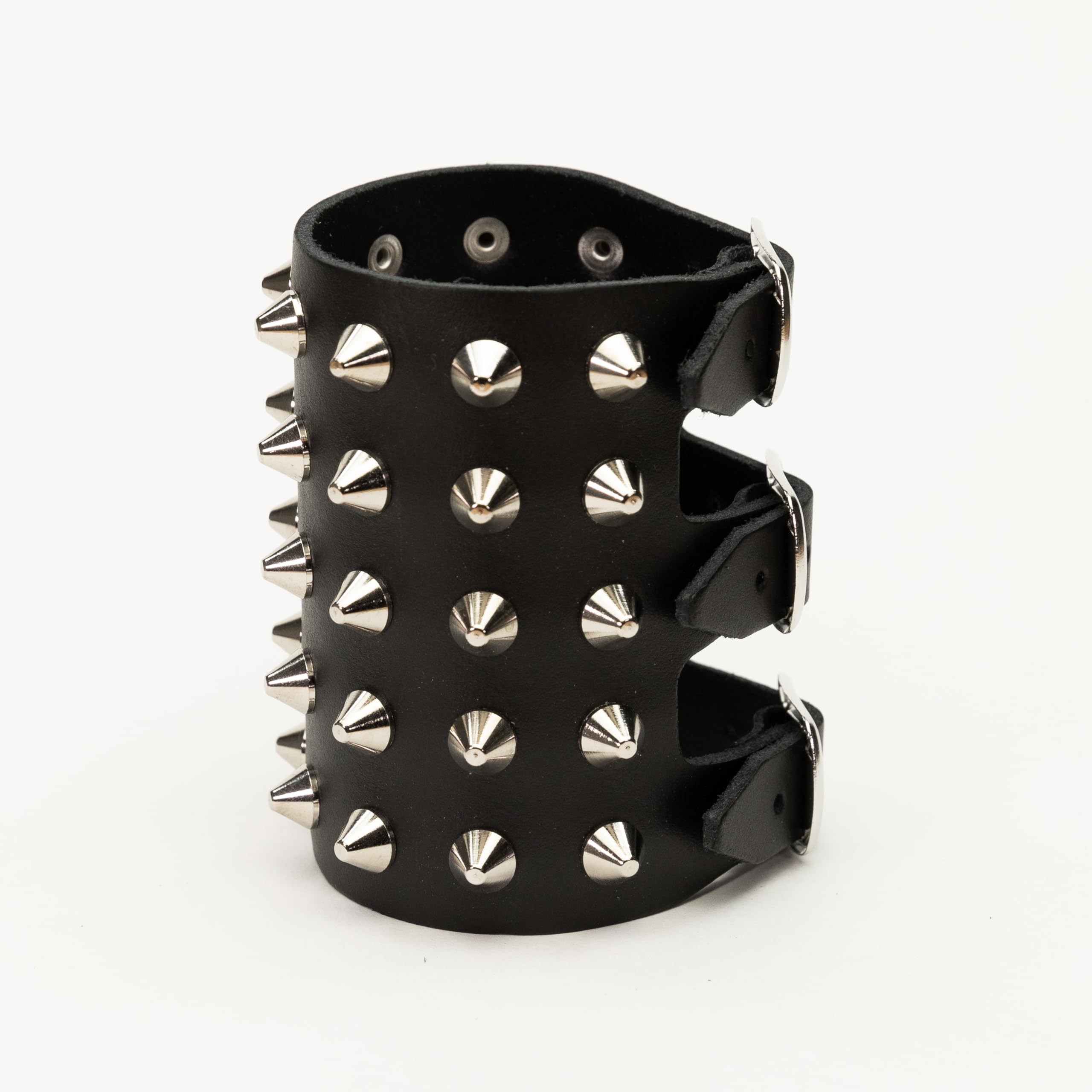 Heart Rock Pulsera de hombre de piel auténtica ajustable con tachuelas de cono, hebilla ajustable de 17 a 20,5 cm y piezas de acero sin níquel, fabricada en Italia