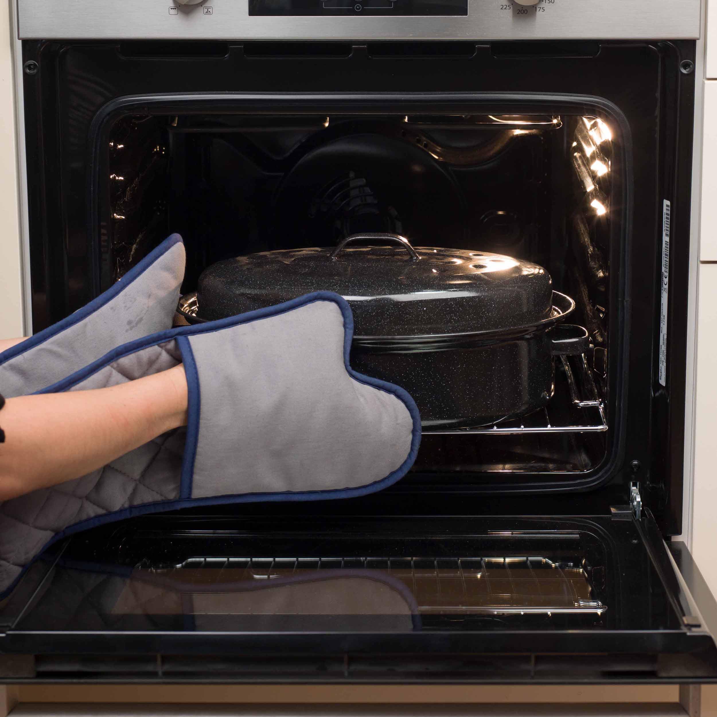 Russell Hobbs CW11491 Fuente Oval Para Horno De 36 cm, Con Tapa, Molde Con Revestimiento De Esmalte Vítreo, Ideal Para Asar Y Sartén Alimentos, Apto Para Lavavajillas, Negro
