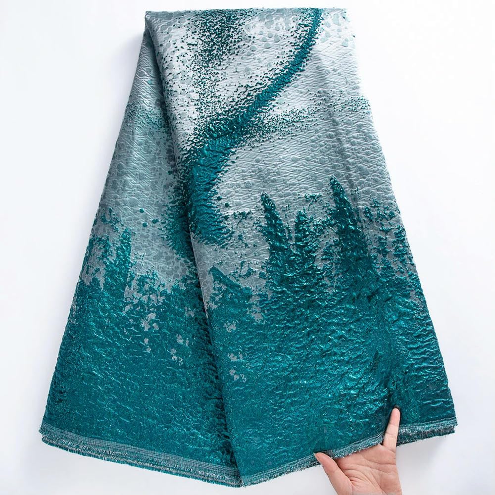 Robe de mariée sans volume ? Utilisez notre dentelle brocart damassé jacquard français doré